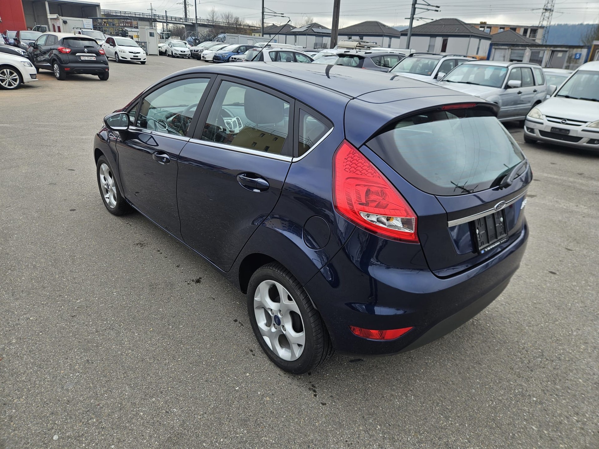 FORD Fiesta 1.4 16V Trend Automatic-image-3