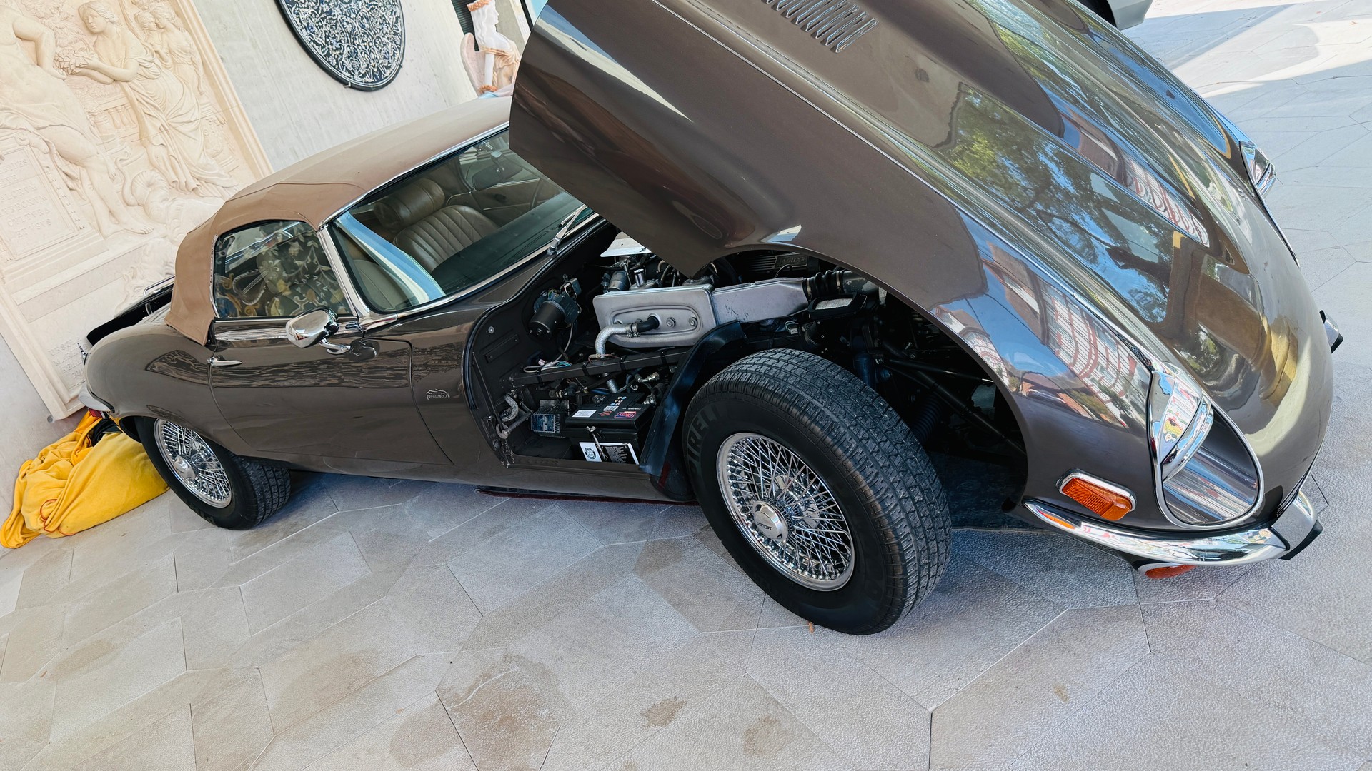 JAGUAR E Series 3-V12 Roadster Veteranenfahrzeug-image-1