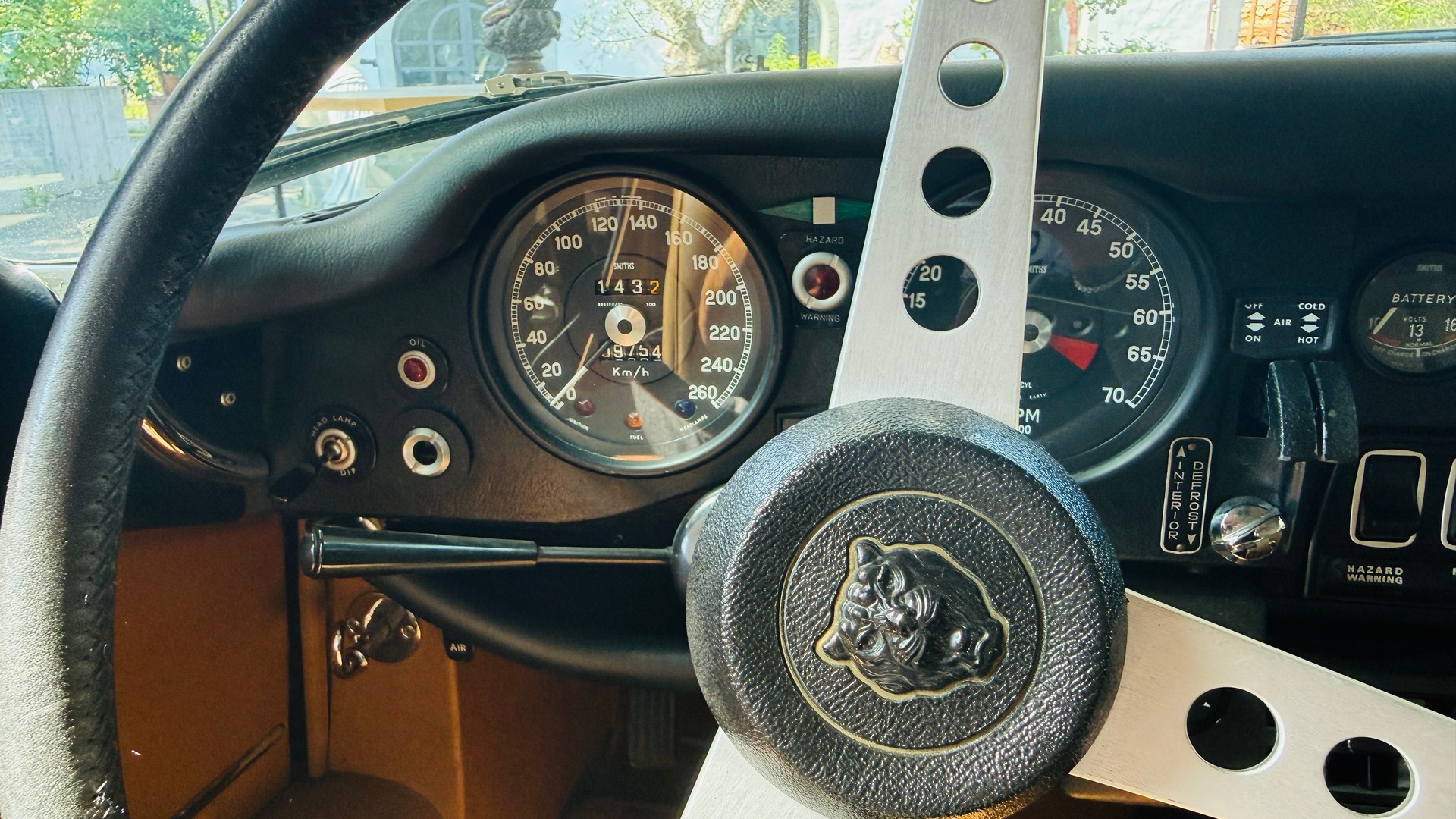 JAGUAR E Series 3-V12 Roadster Veteranenfahrzeug-image-9
