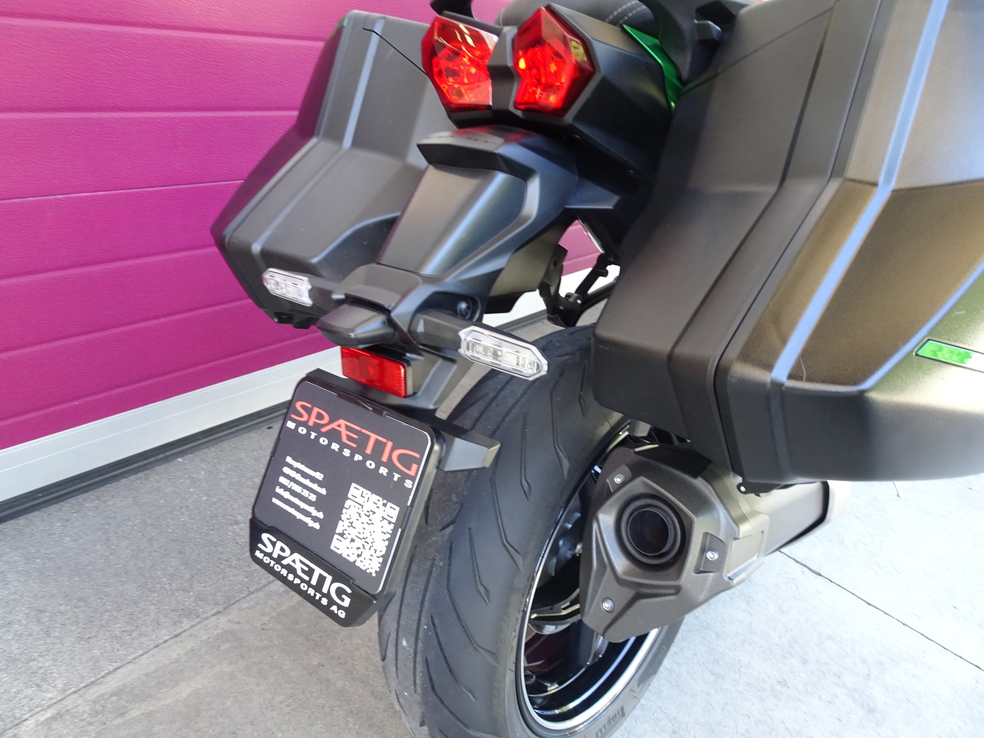 KAWASAKI Ninja H2 SX SE Tourer-image-7