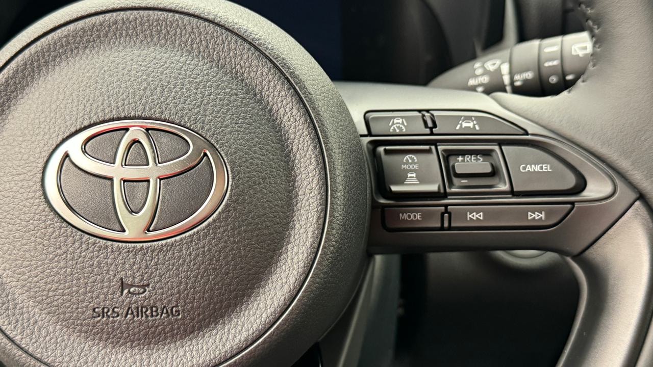 TOYOTA Yaris 1.5 Sport e-CVT-image-9