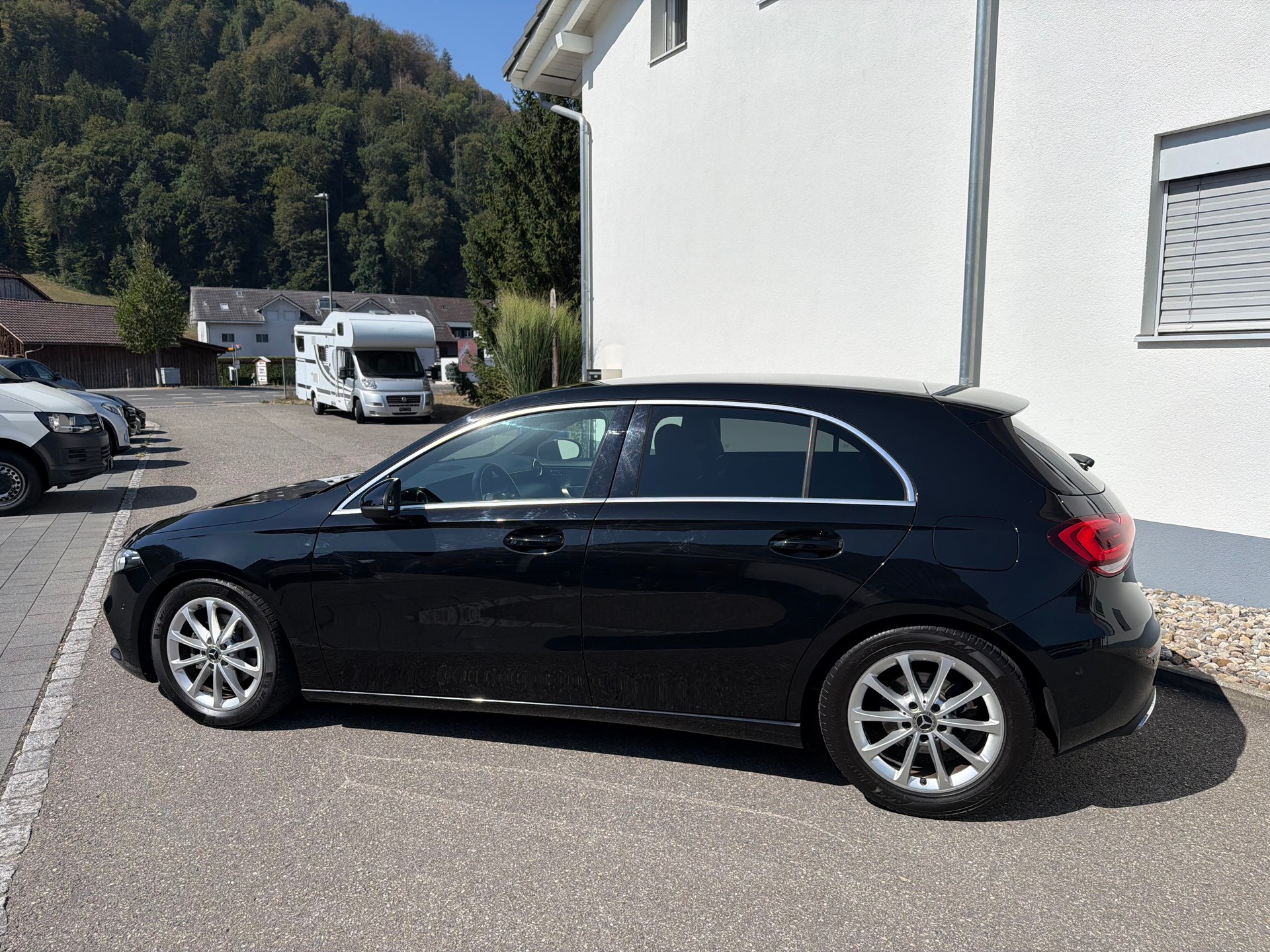 MERCEDES-BENZ A 180 Progressive 7G-DCT-image-12