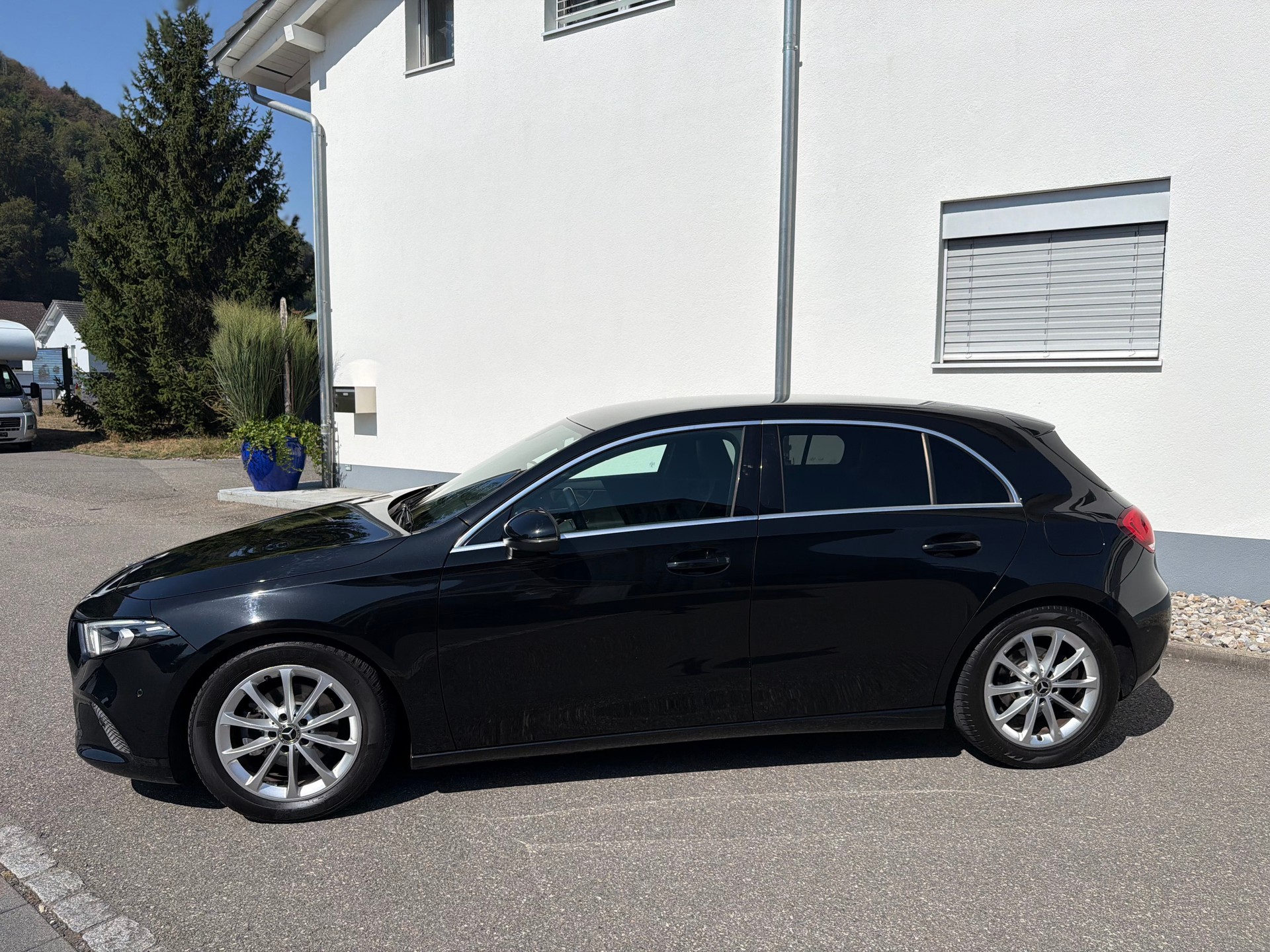 MERCEDES-BENZ A 180 Progressive 7G-DCT-image-11