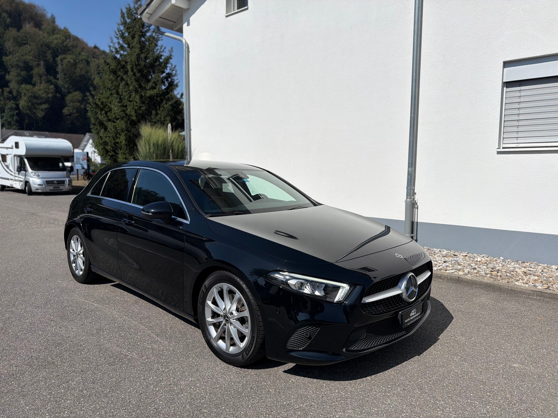 MERCEDES-BENZ A 180 Progressive 7G-DCT-showroom-element-2