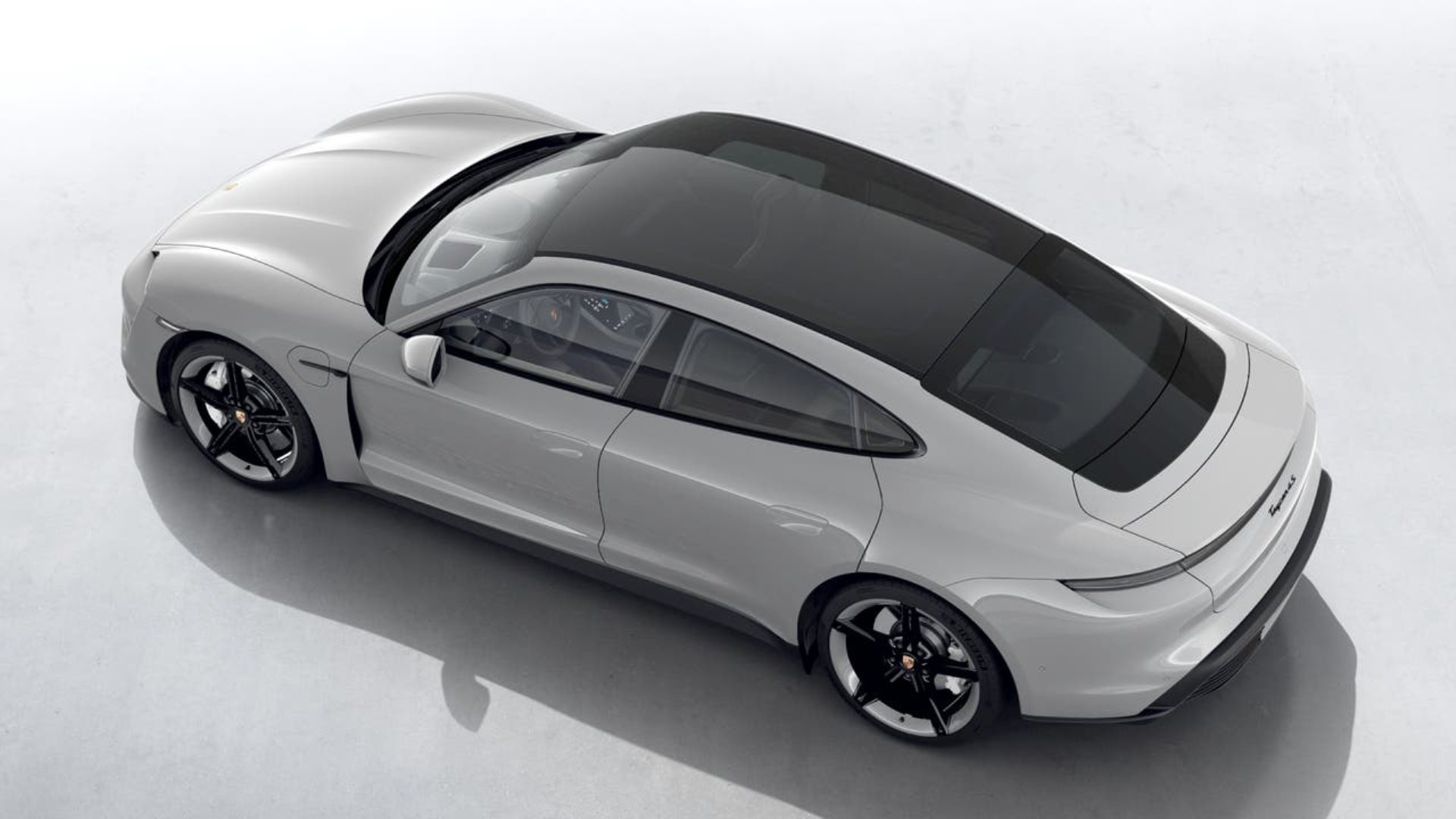 PORSCHE Taycan 4S-showroom-element-3