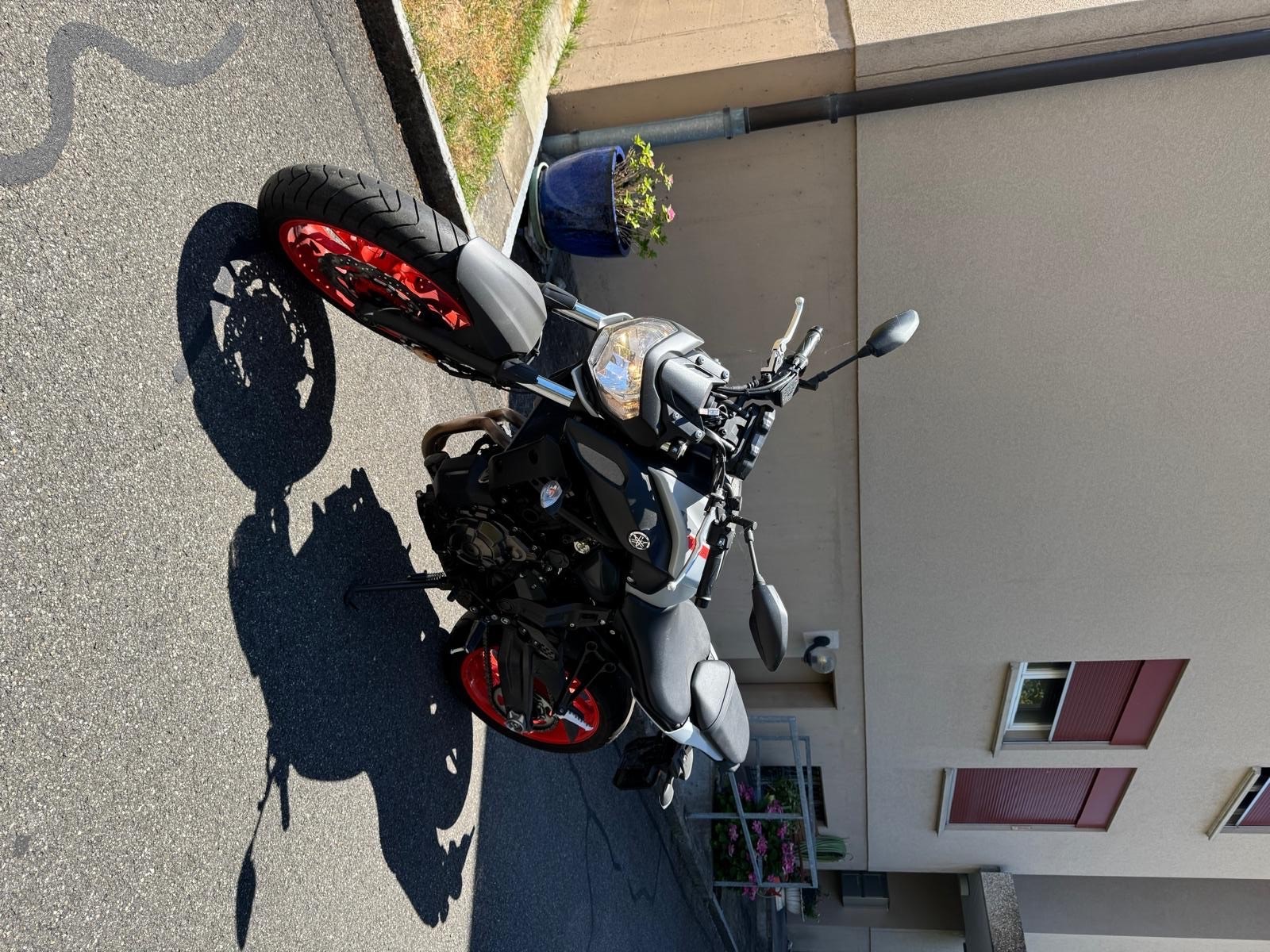 YAMAHA MT-07-image-2