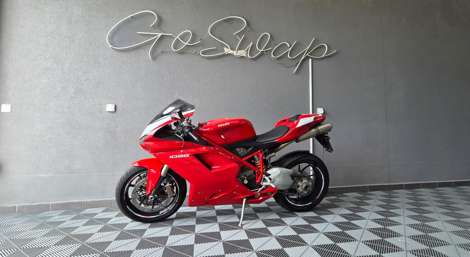 DUCATI 1098 S-image-1