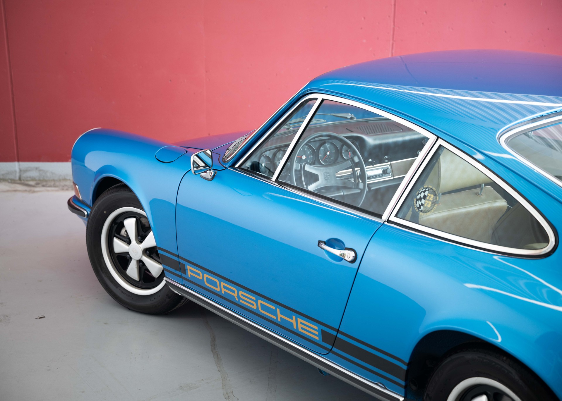 PORSCHE 911 2.4 E Oil trap (Swiss car, MY72, 1 of 1'124 produced, restored by Porsche specialist, mint condition, matching number)-image-12