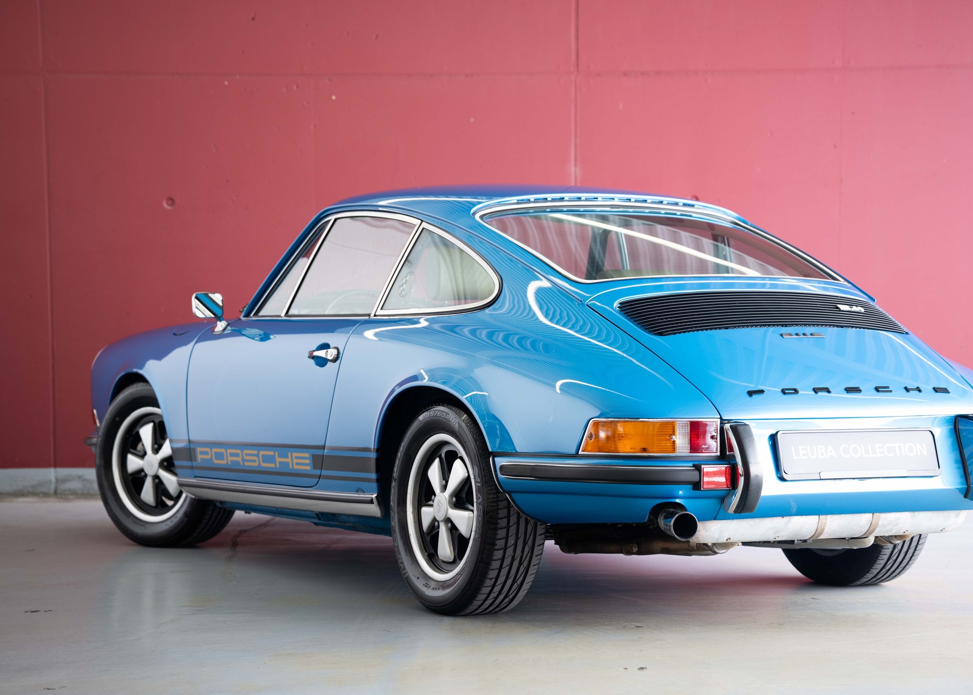 PORSCHE 911 2.4 E Oil trap (Swiss car, MY72, 1 of 1'124 produced, restored by Porsche specialist, mint condition, matching number)-image-10