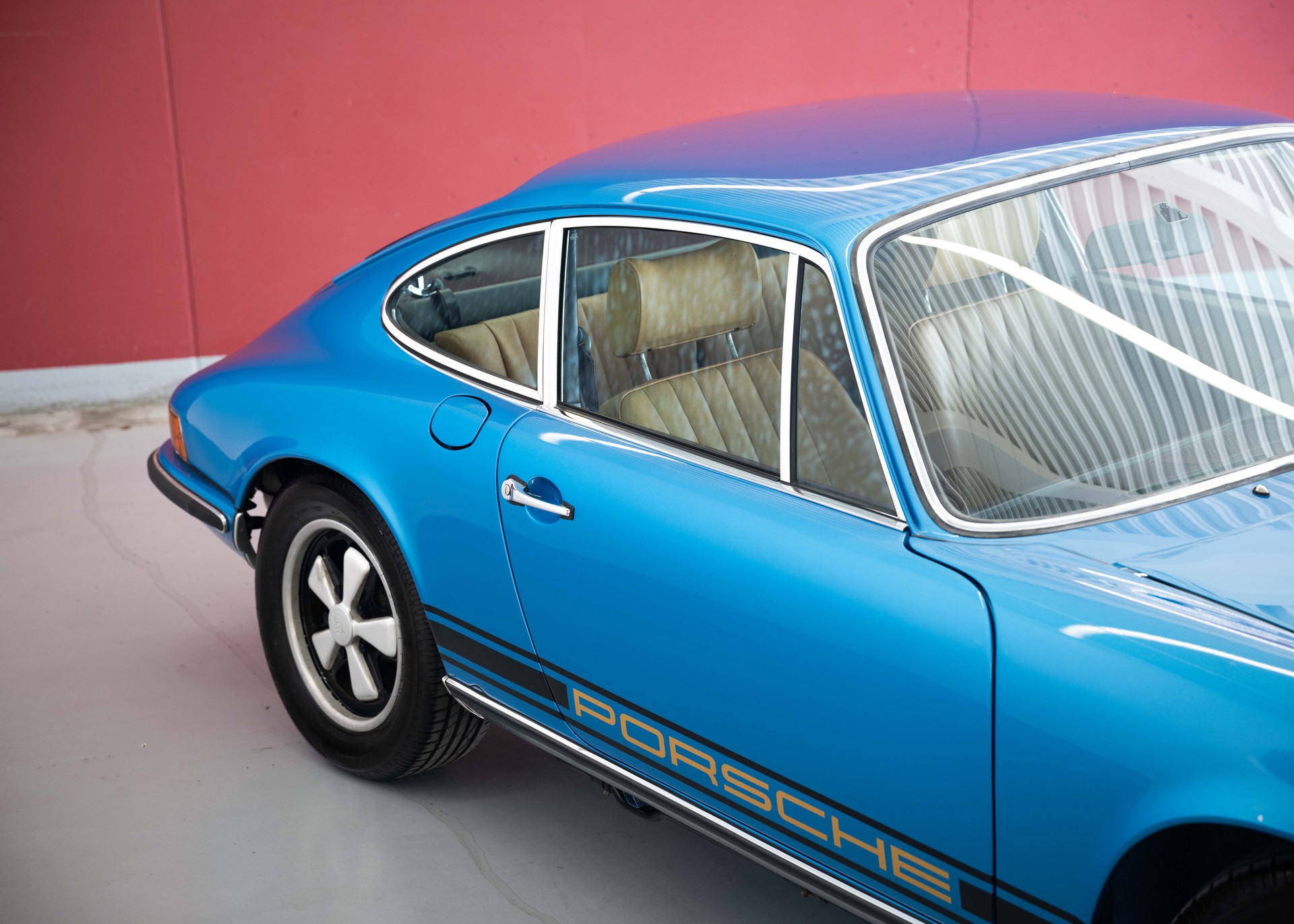 PORSCHE 911 2.4 E Oil trap (Swiss car, MY72, 1 of 1'124 produced, restored by Porsche specialist, mint condition, matching number)-image-11