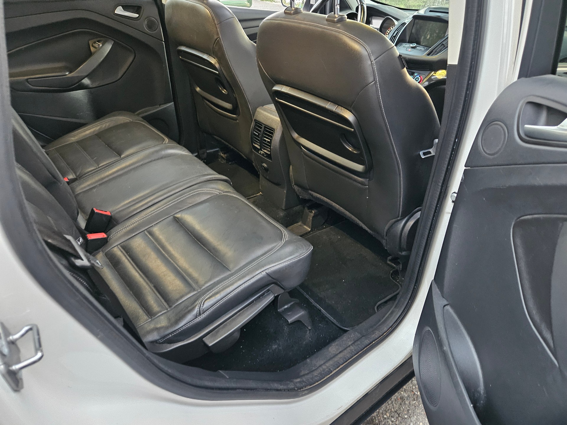 FORD Kuga 2.0 TDCi Titanium 4WD PowerShift-image-15