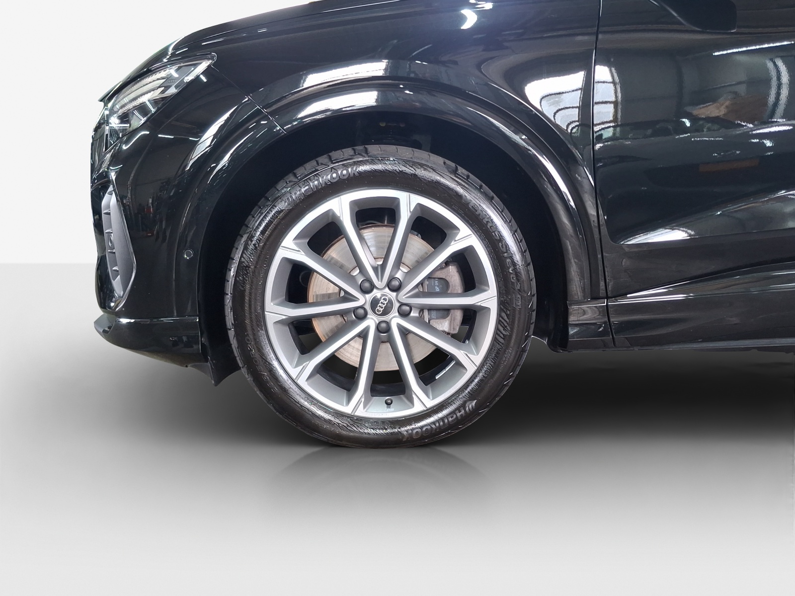 AUDI Q4 e-tron 50 quattro-image-15
