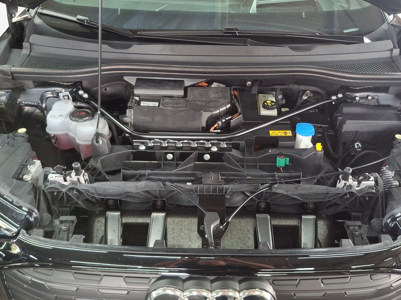 AUDI Q4 e-tron 50 quattro-image-14