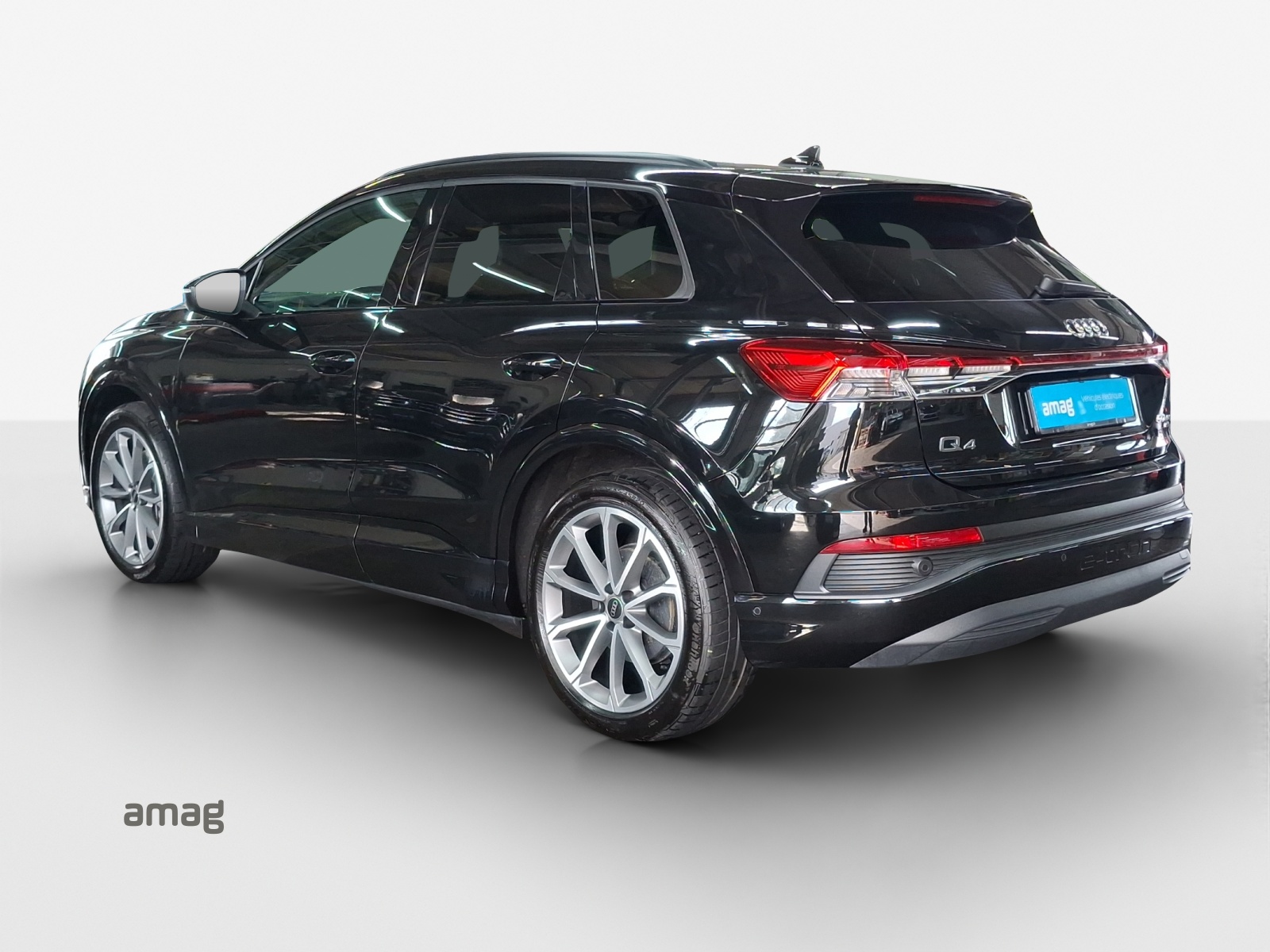 AUDI Q4 e-tron 50 quattro-showroom-element-3