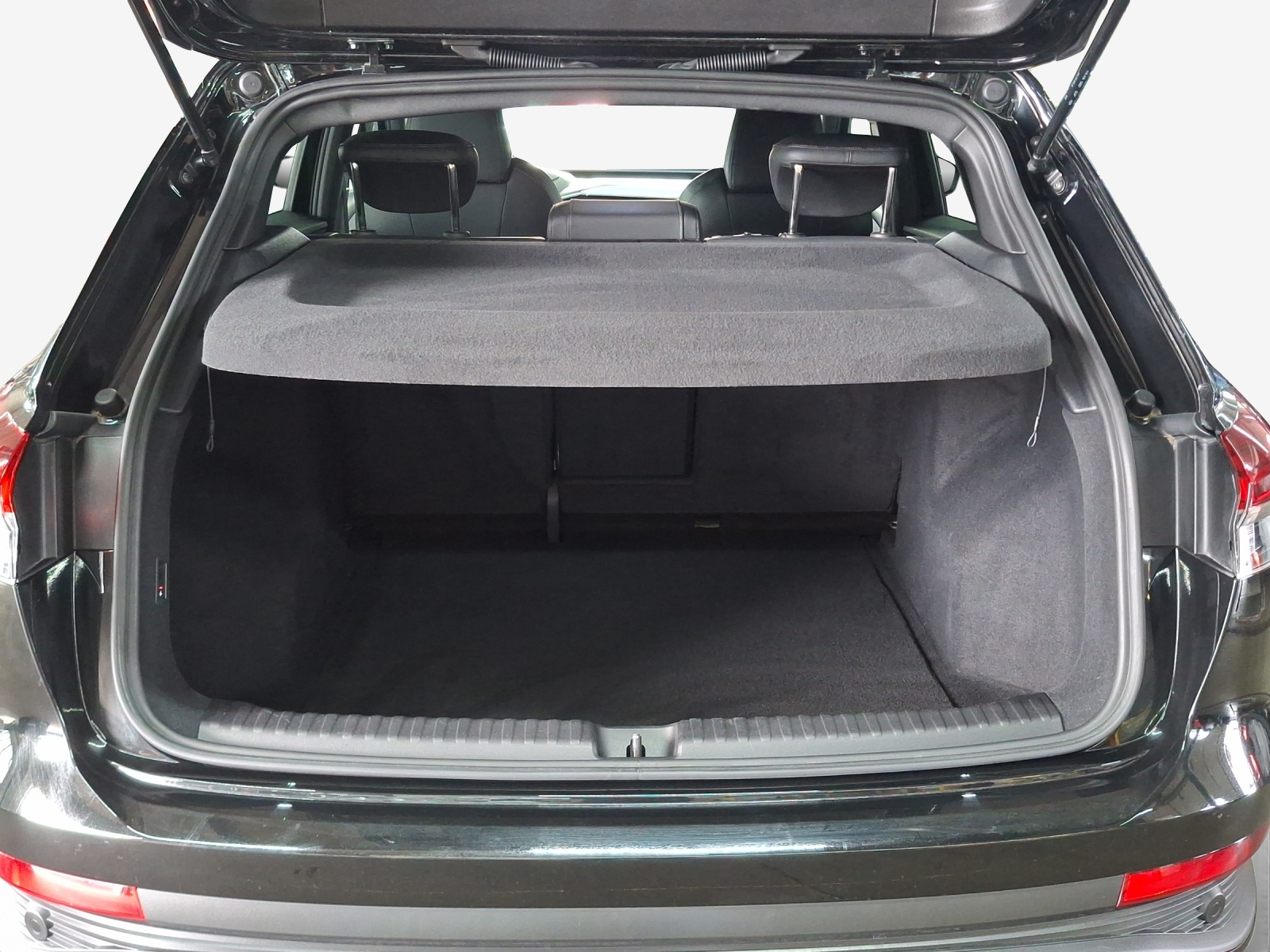 AUDI Q4 e-tron 50 quattro-image-13