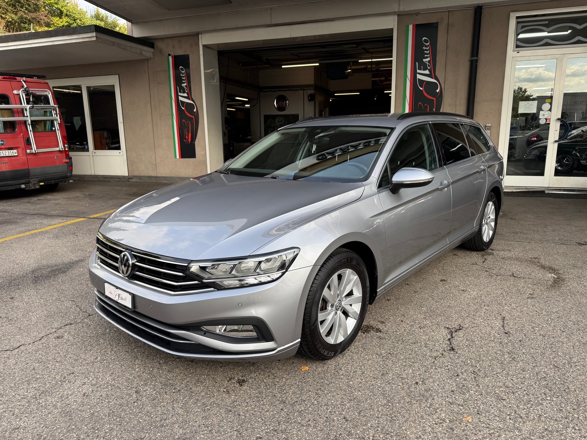 VW Passat 2.0 TDI BMT Business DSG-showroom-element-1