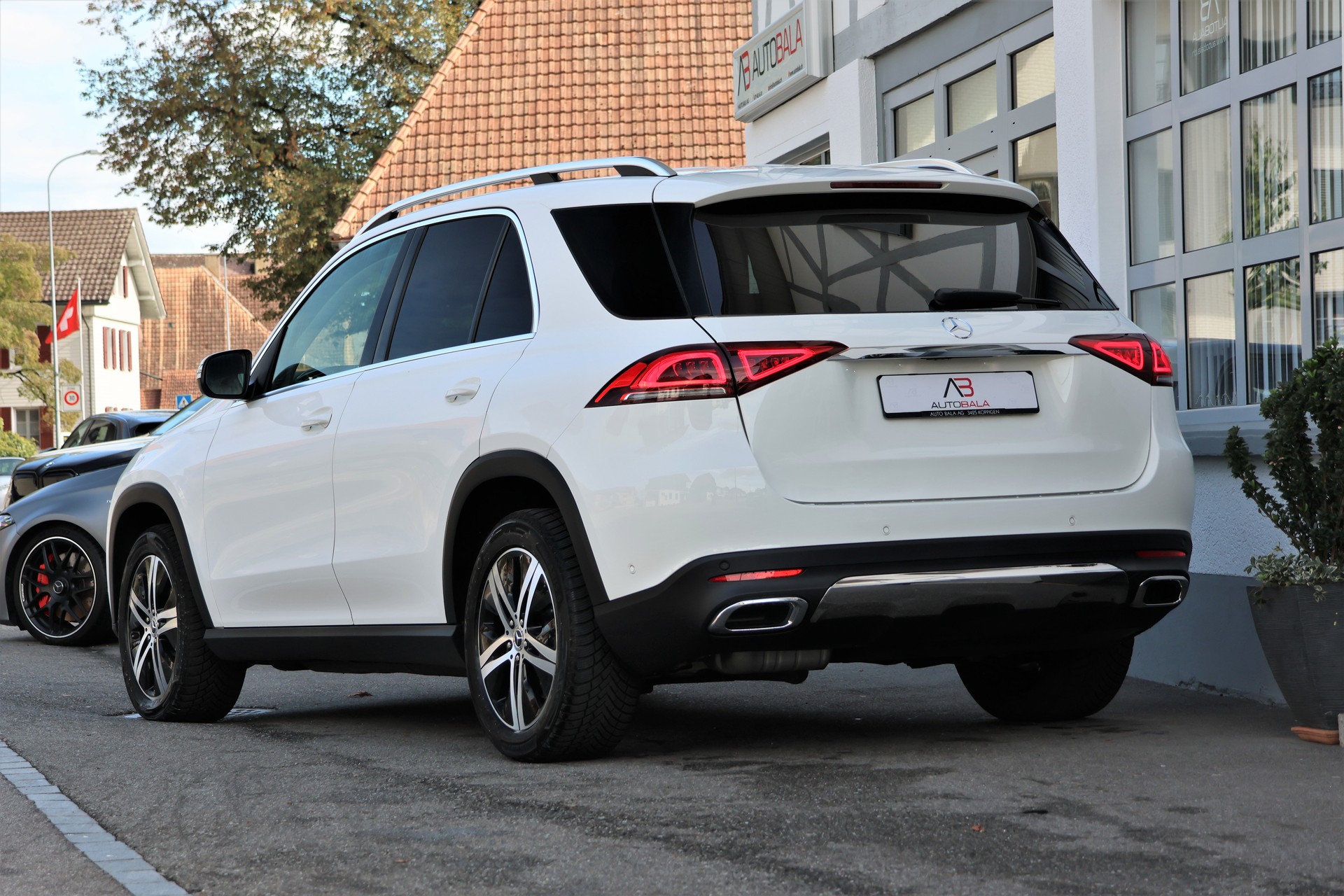 MERCEDES-BENZ GLE 300 d 4Matic 9G-Tronic (CH) 272PS-showroom-element-2