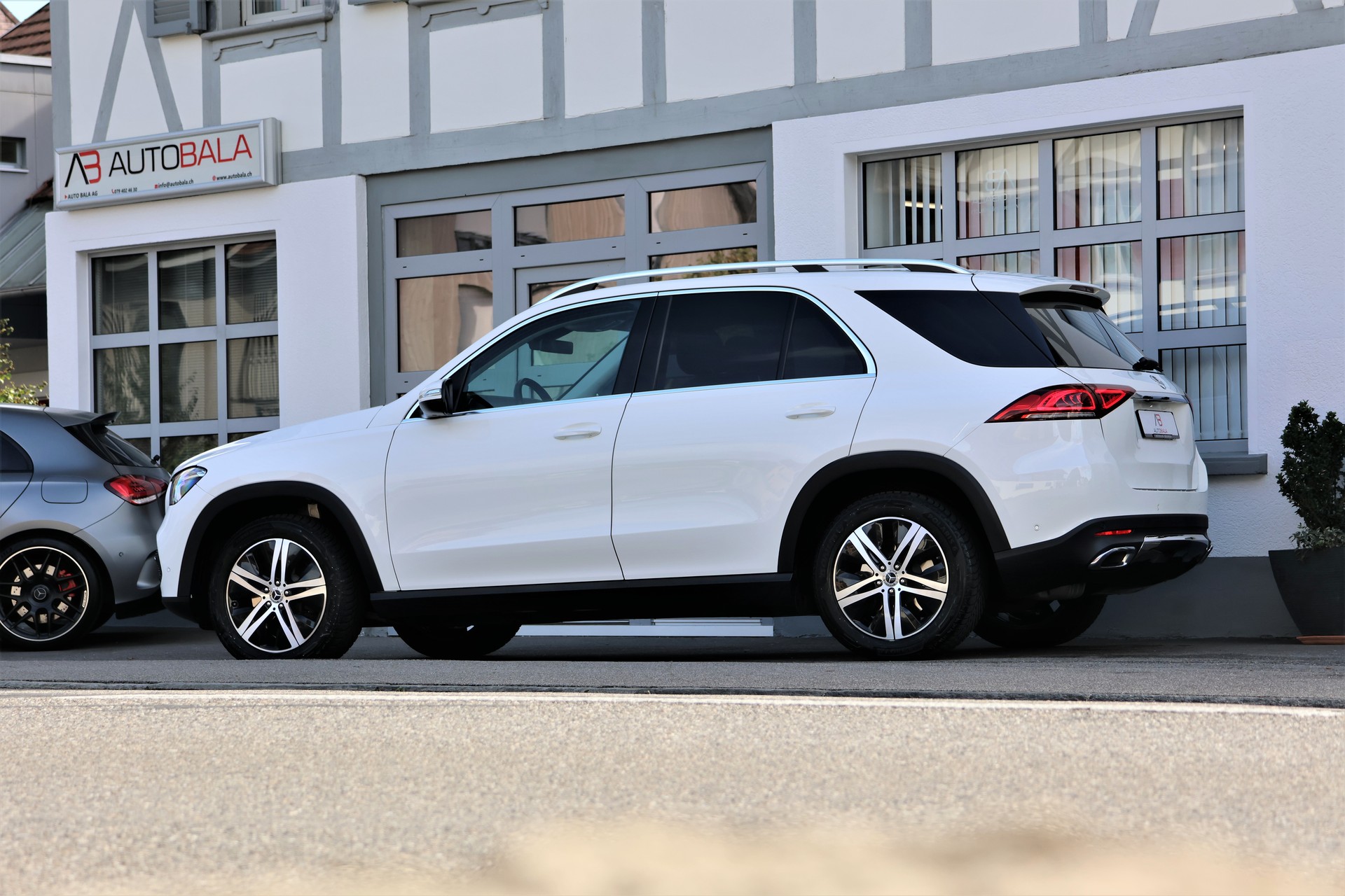 MERCEDES-BENZ GLE 300 d 4Matic 9G-Tronic (CH) 272PS-showroom-element-3