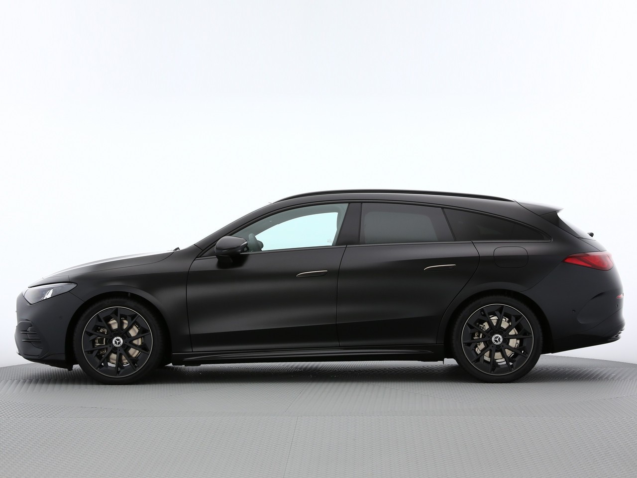 MERCEDES-BENZ CLA Shooting Brake 220 4Matic 8G-DCT-showroom-element-2