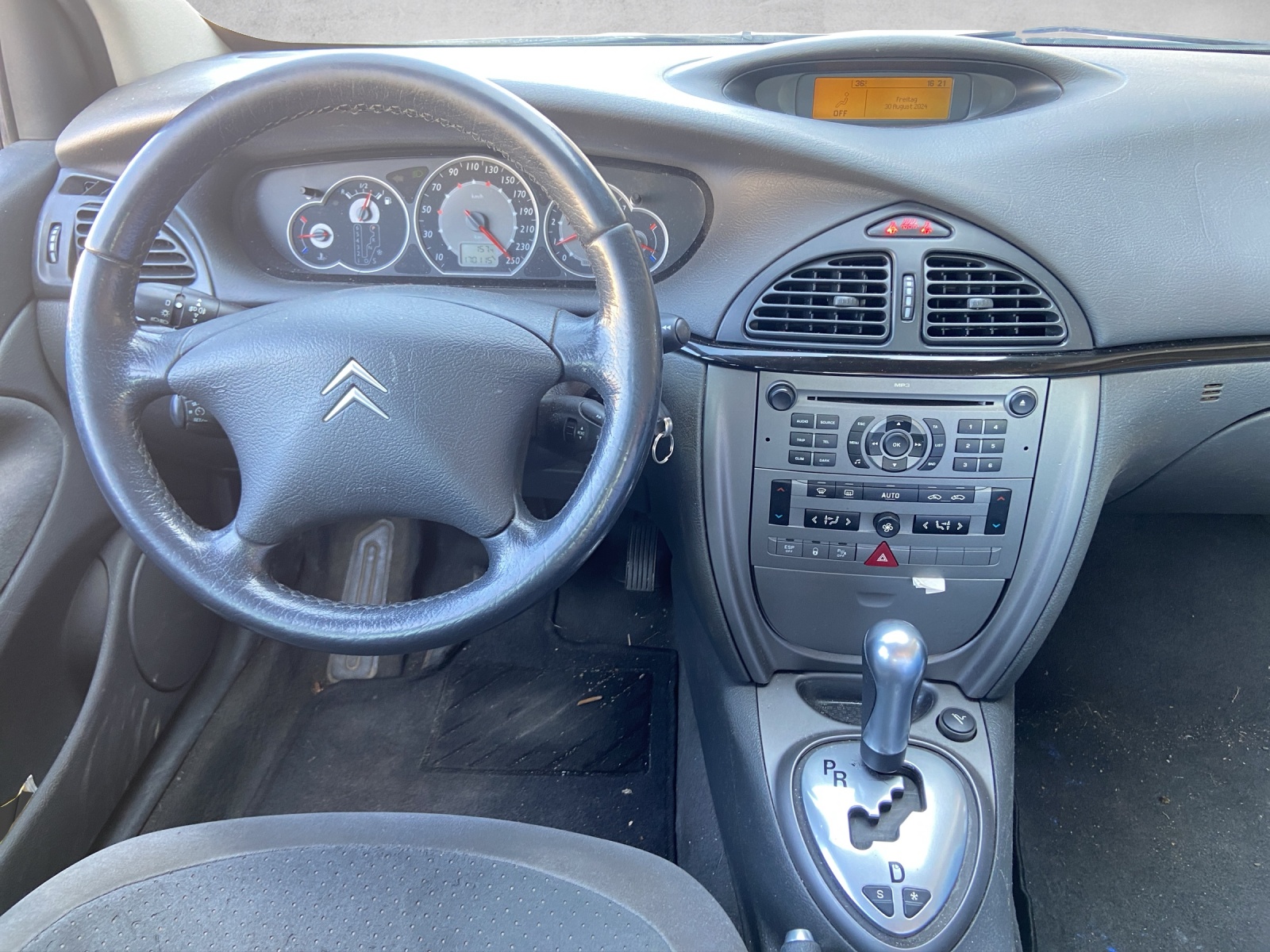 CITROEN C5 Berline 2.2 HDi Exclusive-image-9