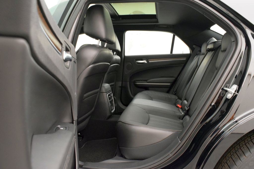 CHRYSLER 300C 5.7 V8-image-15
