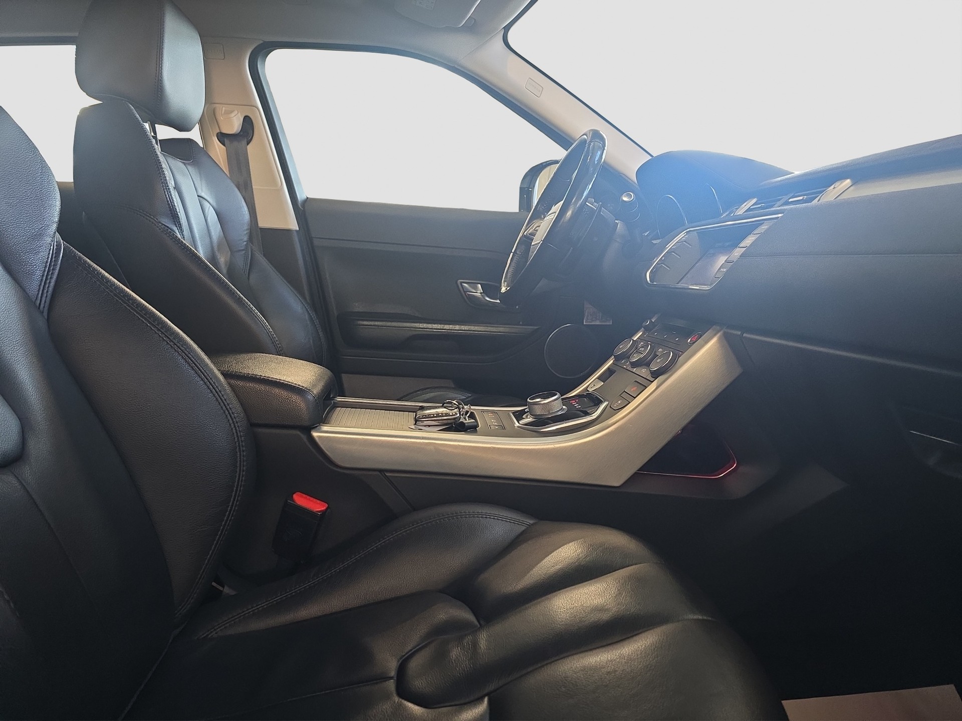 LAND ROVER Range Rover Evoque 2.2 SD4 Pure AT6-image-11