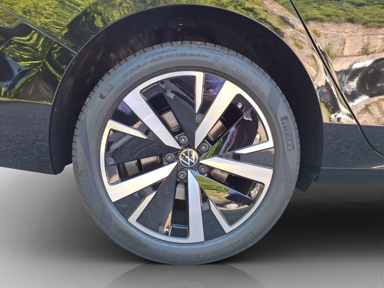 VW Passat Variant 2.0 TDI evo Business 4 Motion DSG-image-13