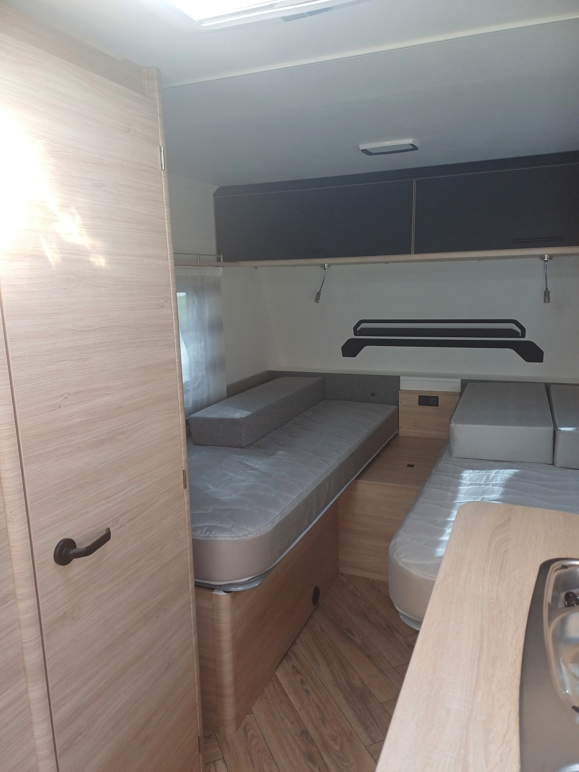 CARAVELAIR 492 Sport Line-image-4