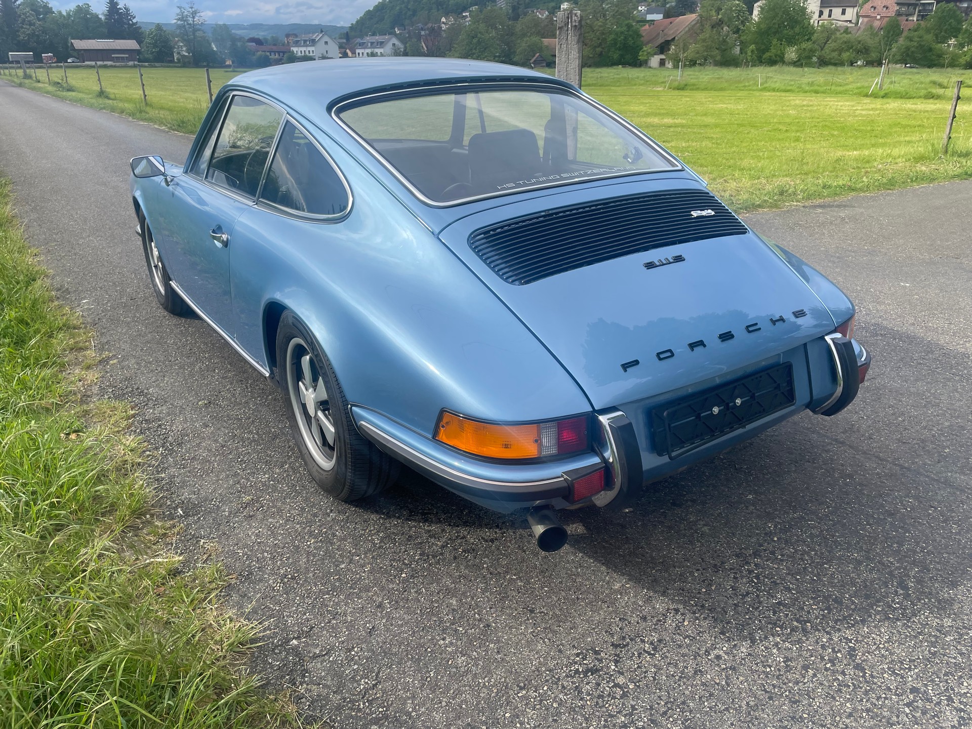 PORSCHE 911S 2,4-image-1