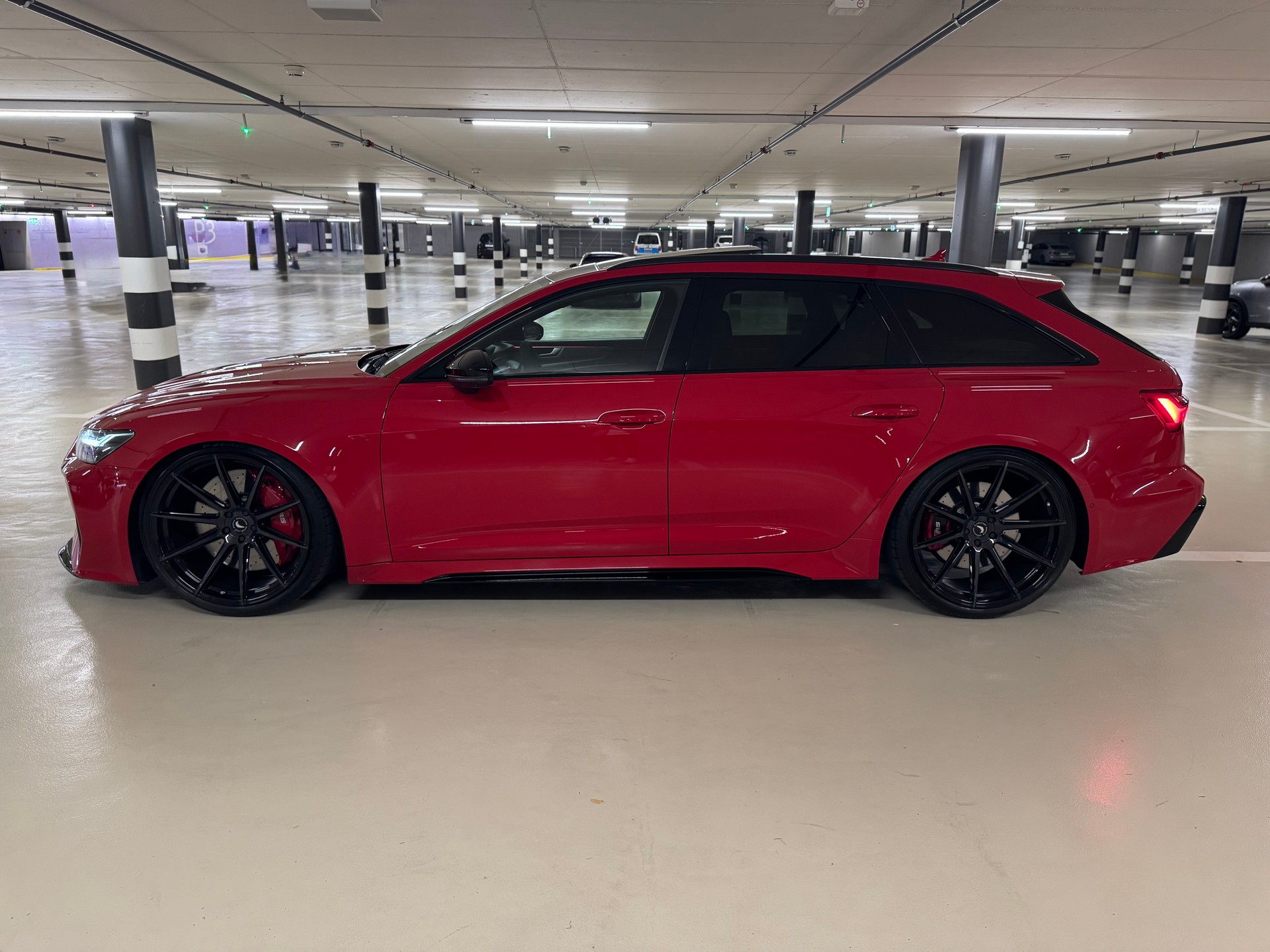 AUDI RS6 Avant 4.0 TFSI V8 quattro * ON TOP * Tango RED * Pano *-showroom-element-1