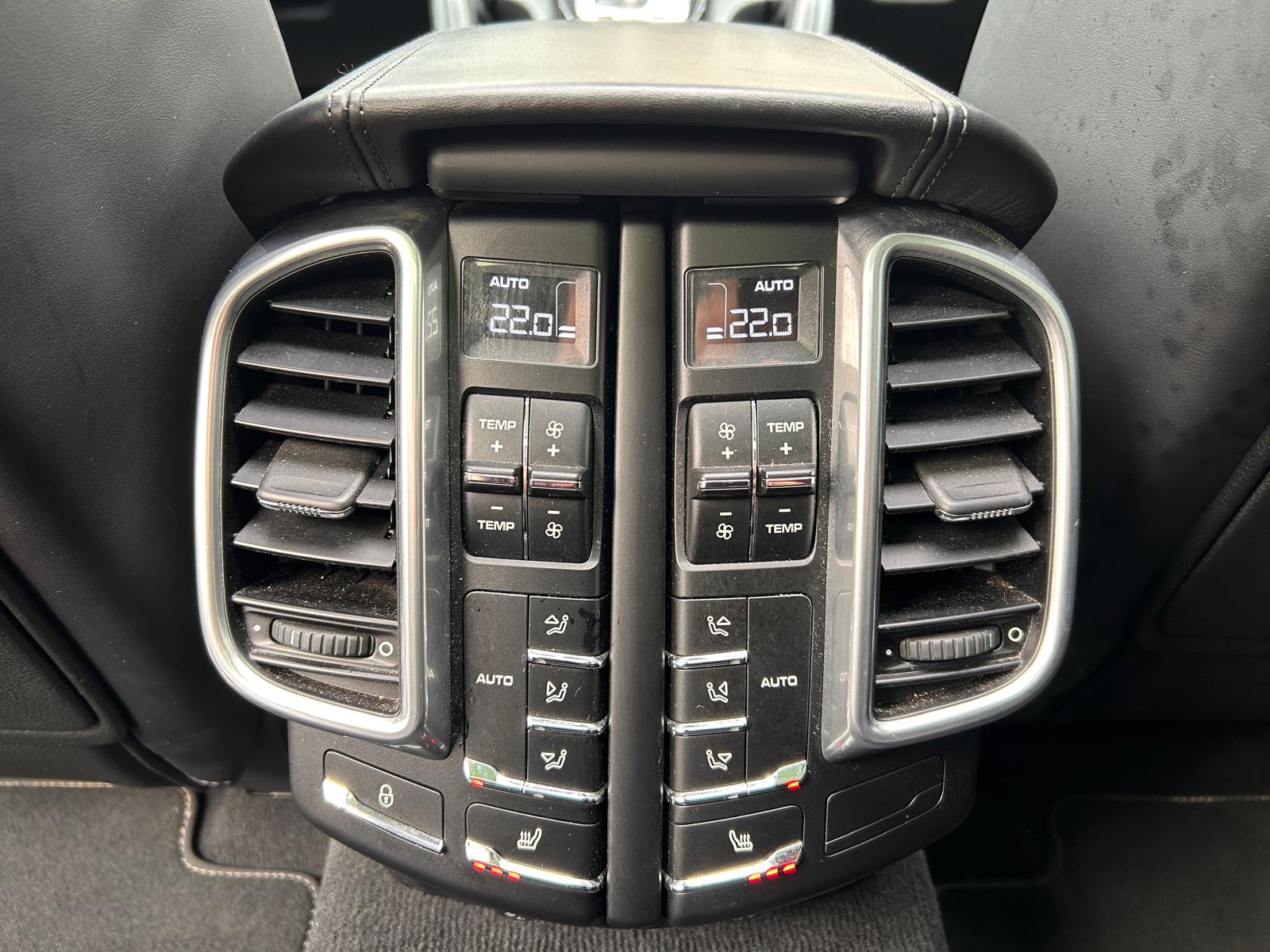 PORSCHE Cayenne S-image-16