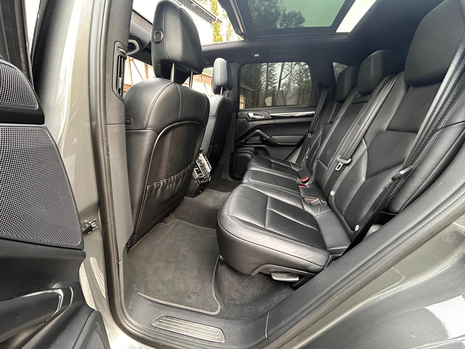 PORSCHE Cayenne S-image-13