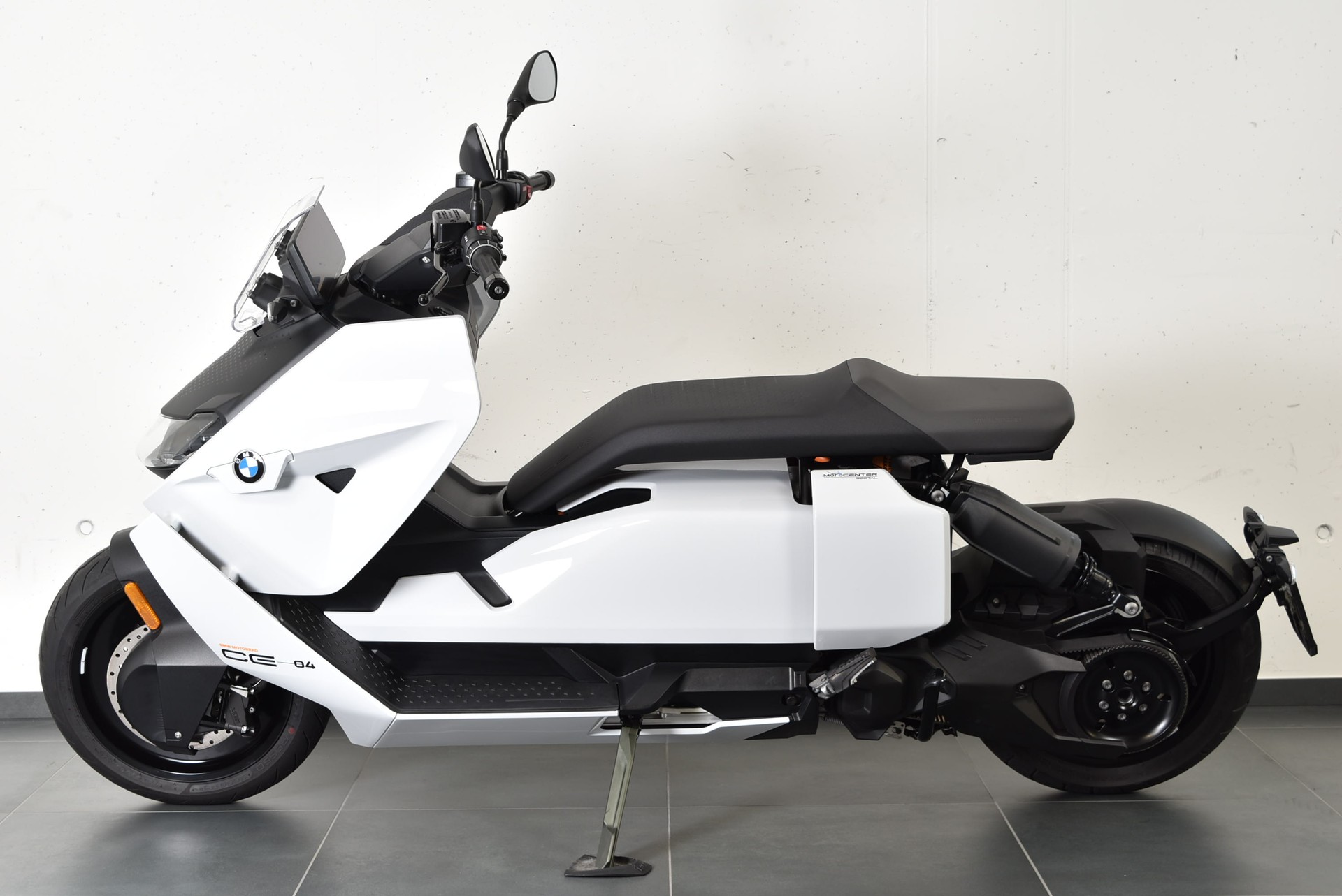 BMW CE 04-image-0