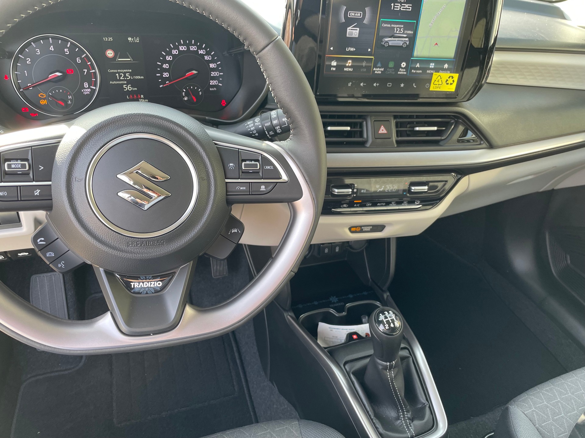 SUZUKI Swift 1.2 Tradizio Top Hybrid 4x4-image-6
