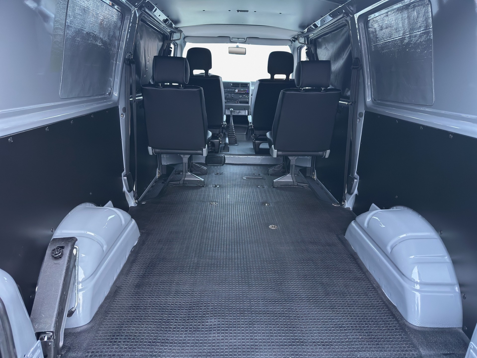 VW 2.5 Kombi Syncro-image-16