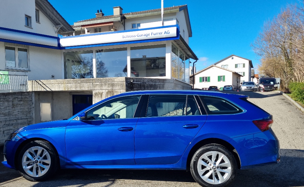 SKODA Octavia Combi 2.0 TDI DSG Selection-showroom-element-2