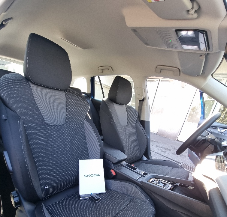 SKODA Octavia Combi 2.0 TDI DSG Selection-image-20