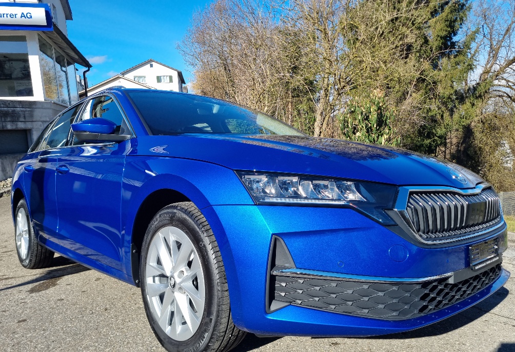 SKODA Octavia Combi 2.0 TDI DSG Selection-image-18
