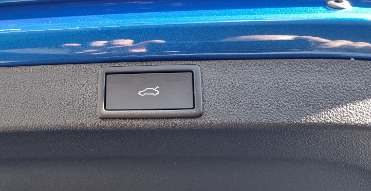SKODA Octavia Combi 2.0 TDI DSG Selection-image-19