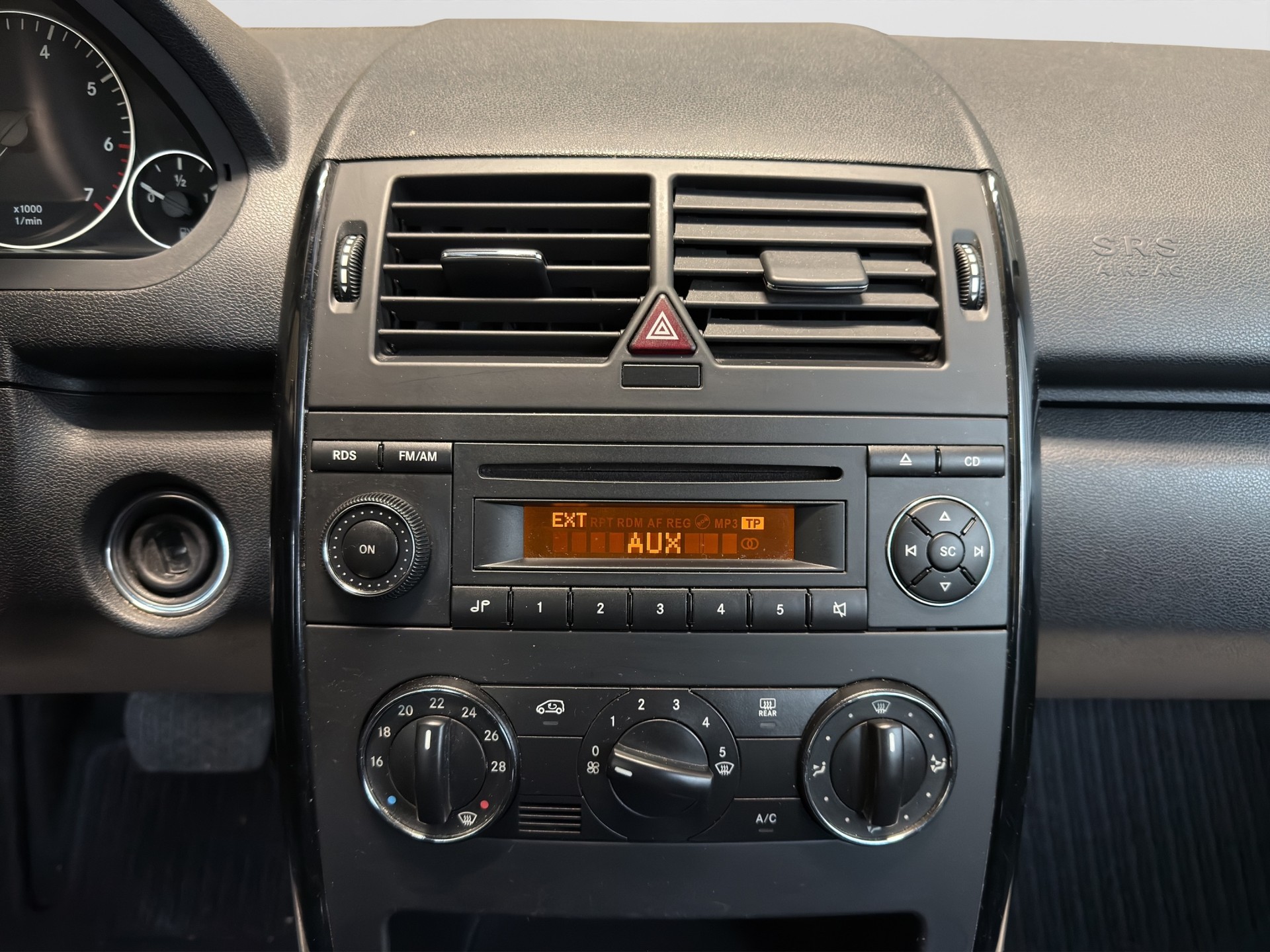 MERCEDES-BENZ A 150 Classic My first star Autotronic-image-11