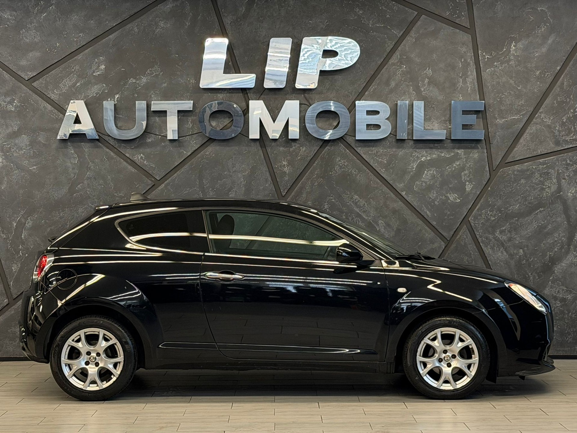 ALFA ROMEO MiTo 1.4 Distinctive-showroom-element-3