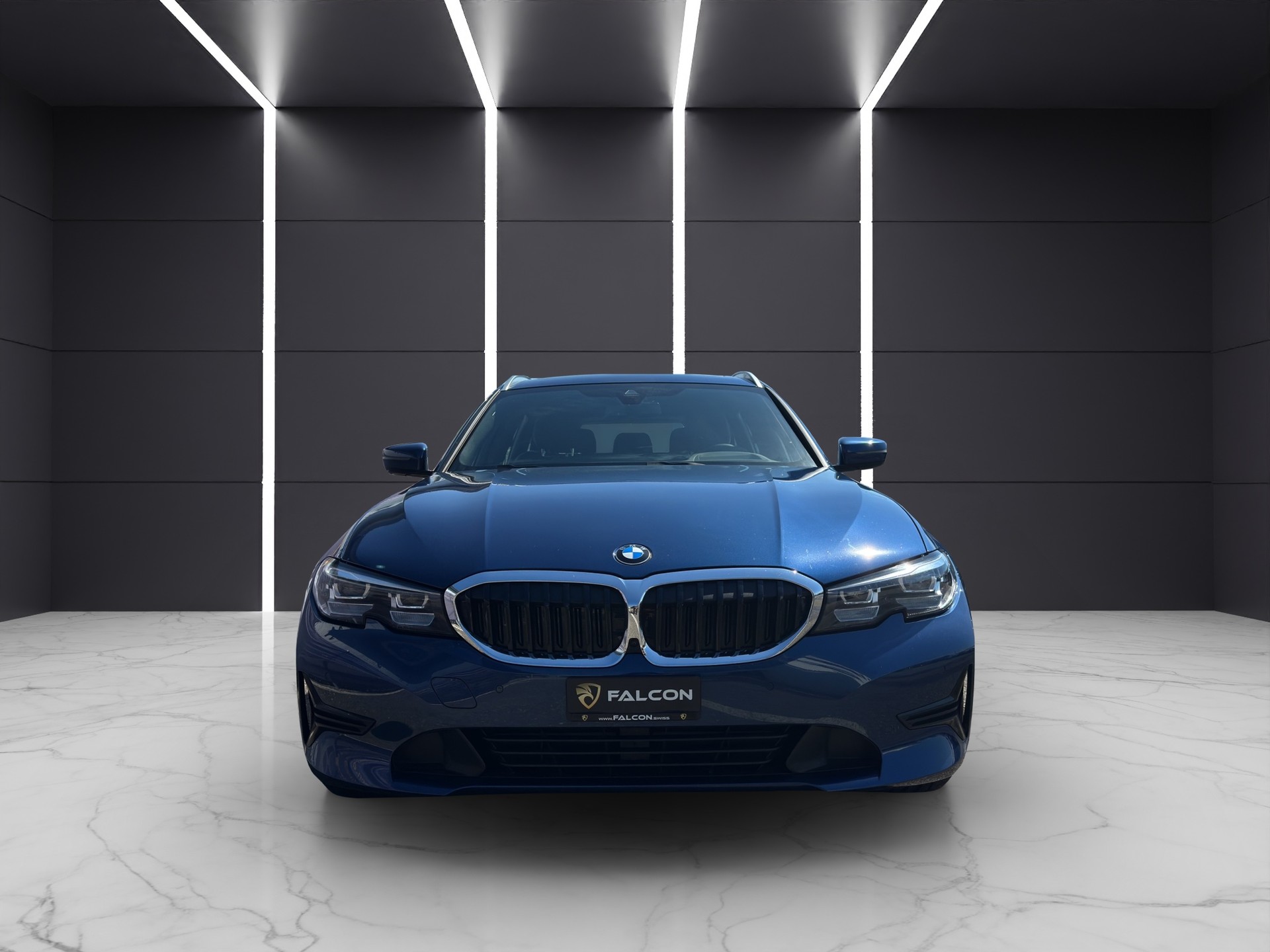 BMW 330e x DriveTouring Steptronic-showroom-element-1