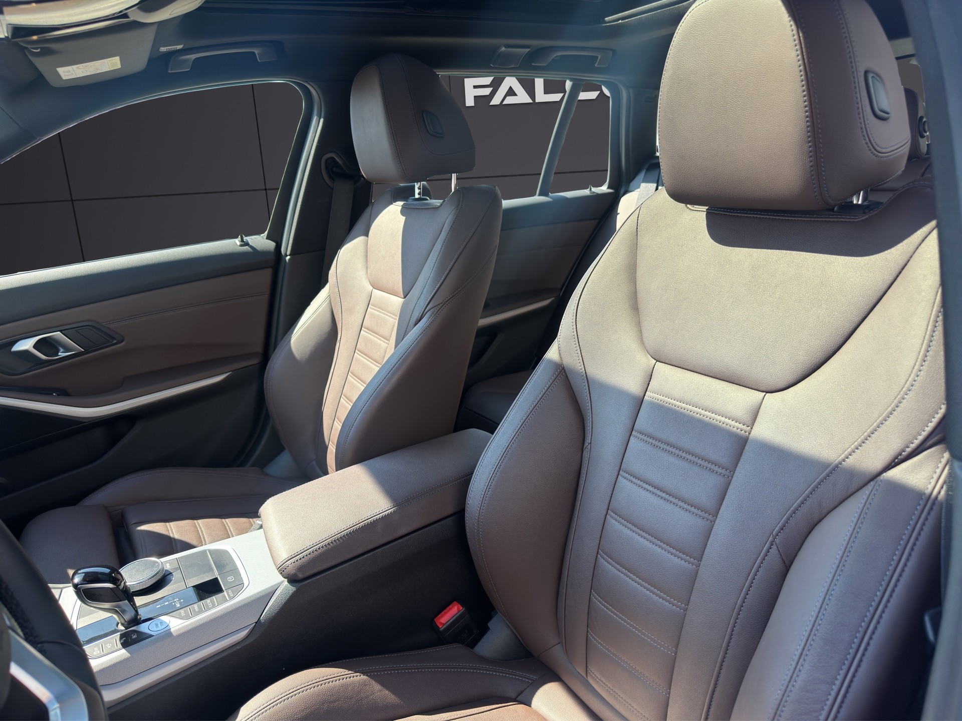 BMW 330e x DriveTouring Steptronic-image-49