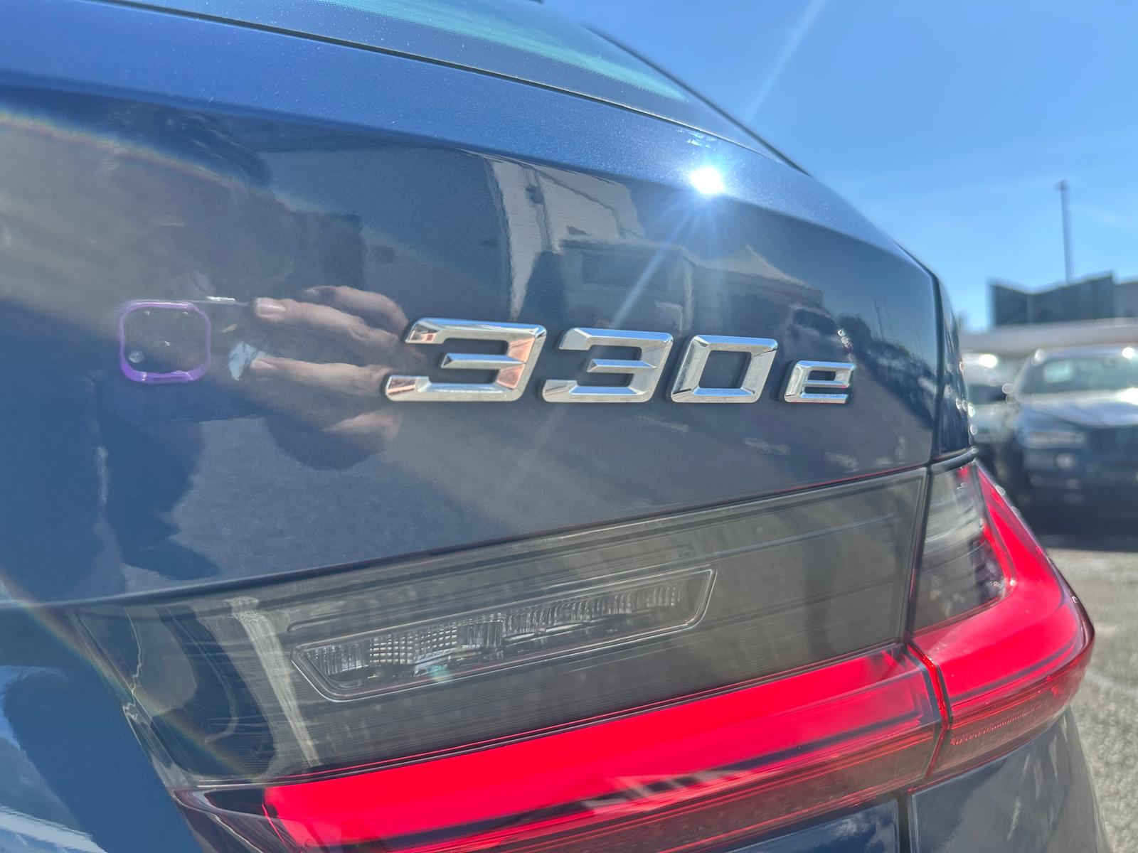 BMW 330e x DriveTouring Steptronic-image-58
