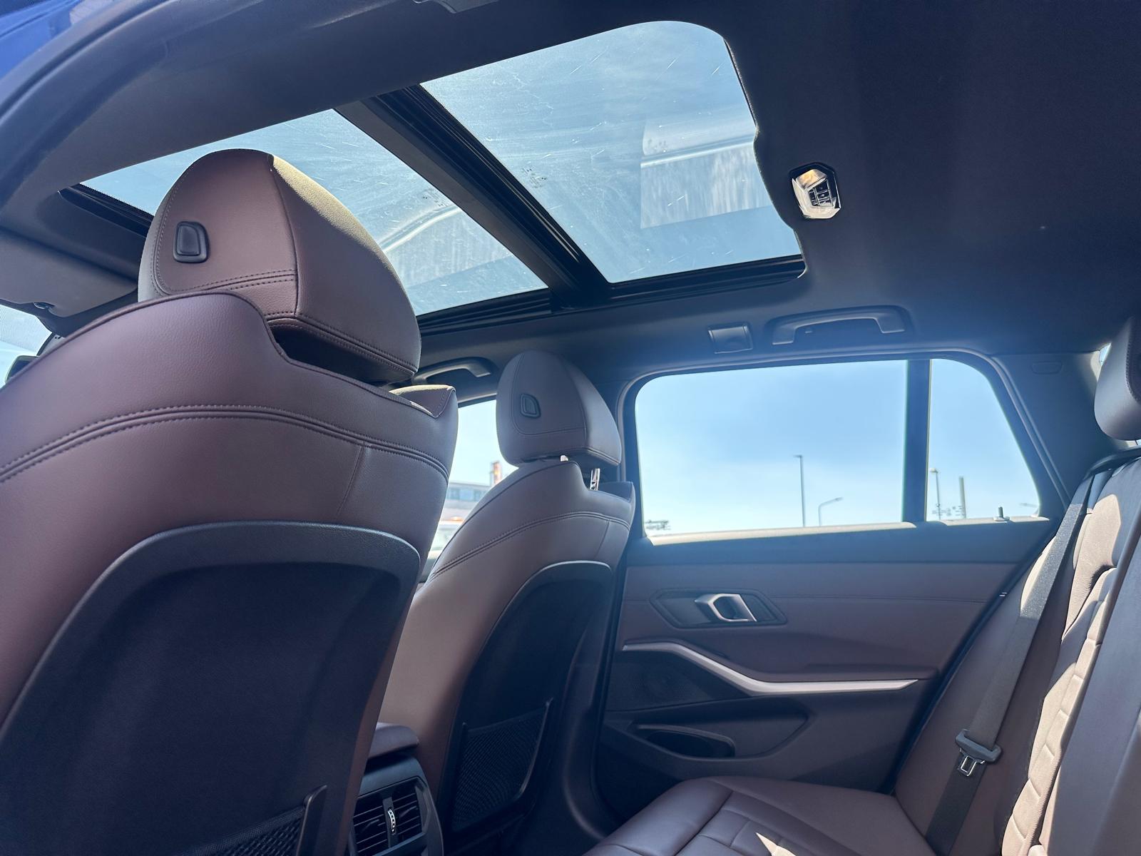 BMW 330e x DriveTouring Steptronic-image-42