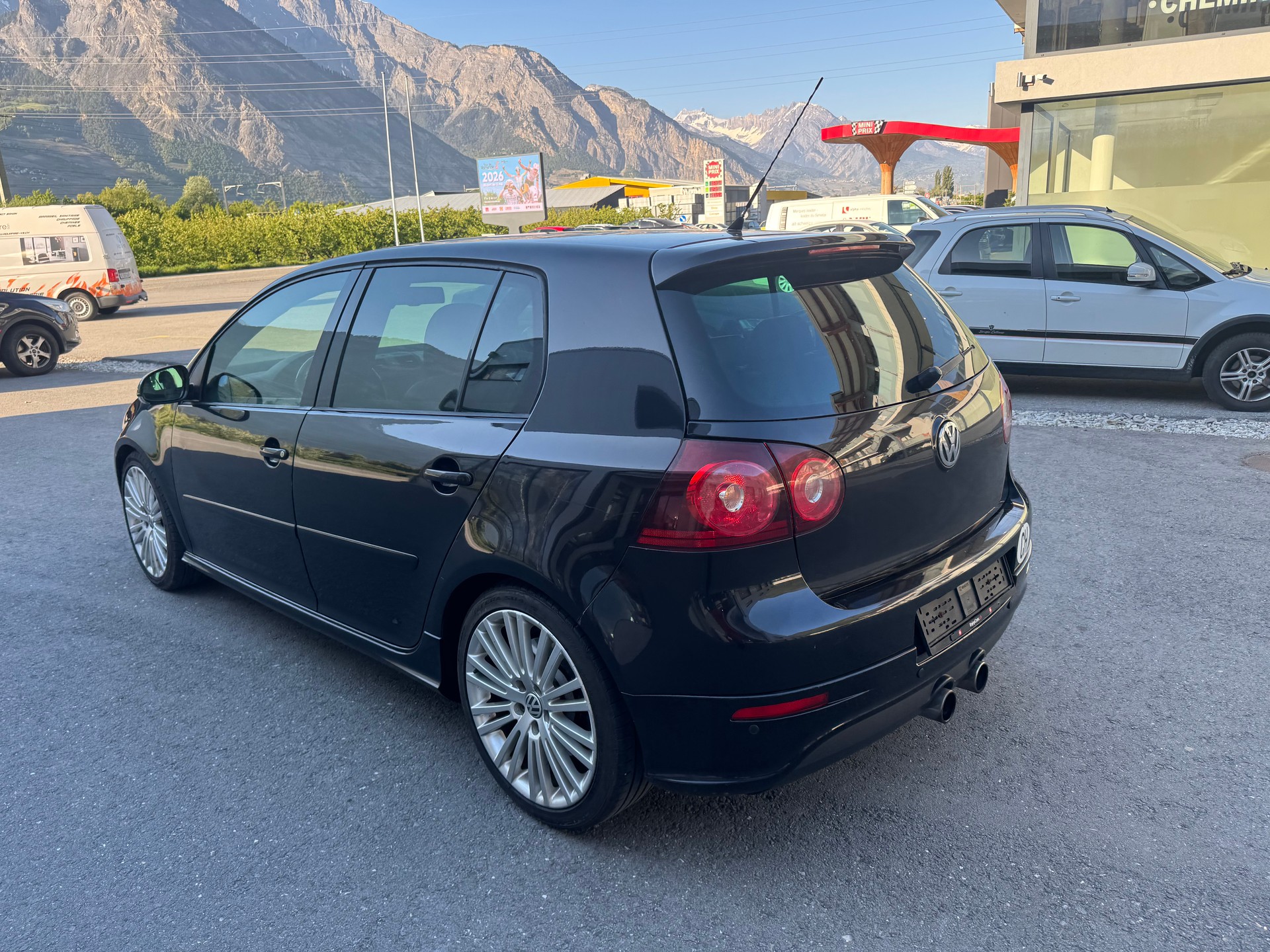 VW Golf R32 4Motion-image-3