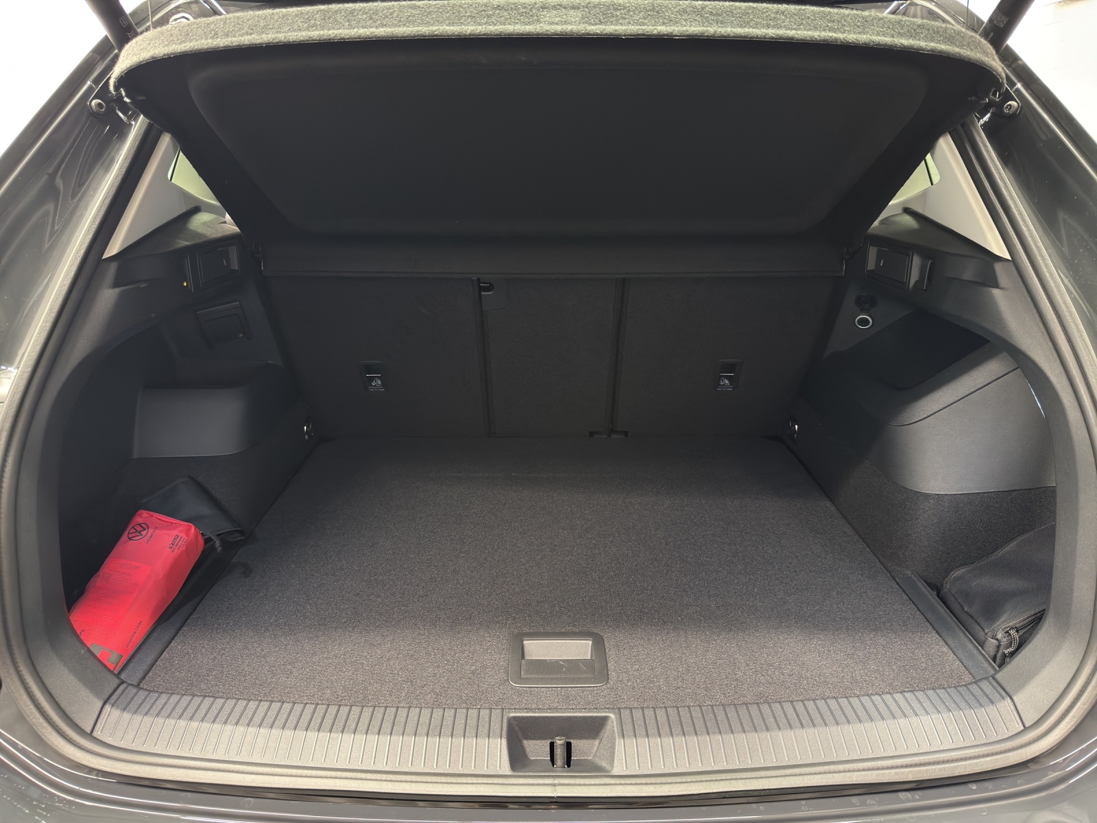 VW Tiguan 2.0 TDI SCR Elegance DSG 4motion-image-10