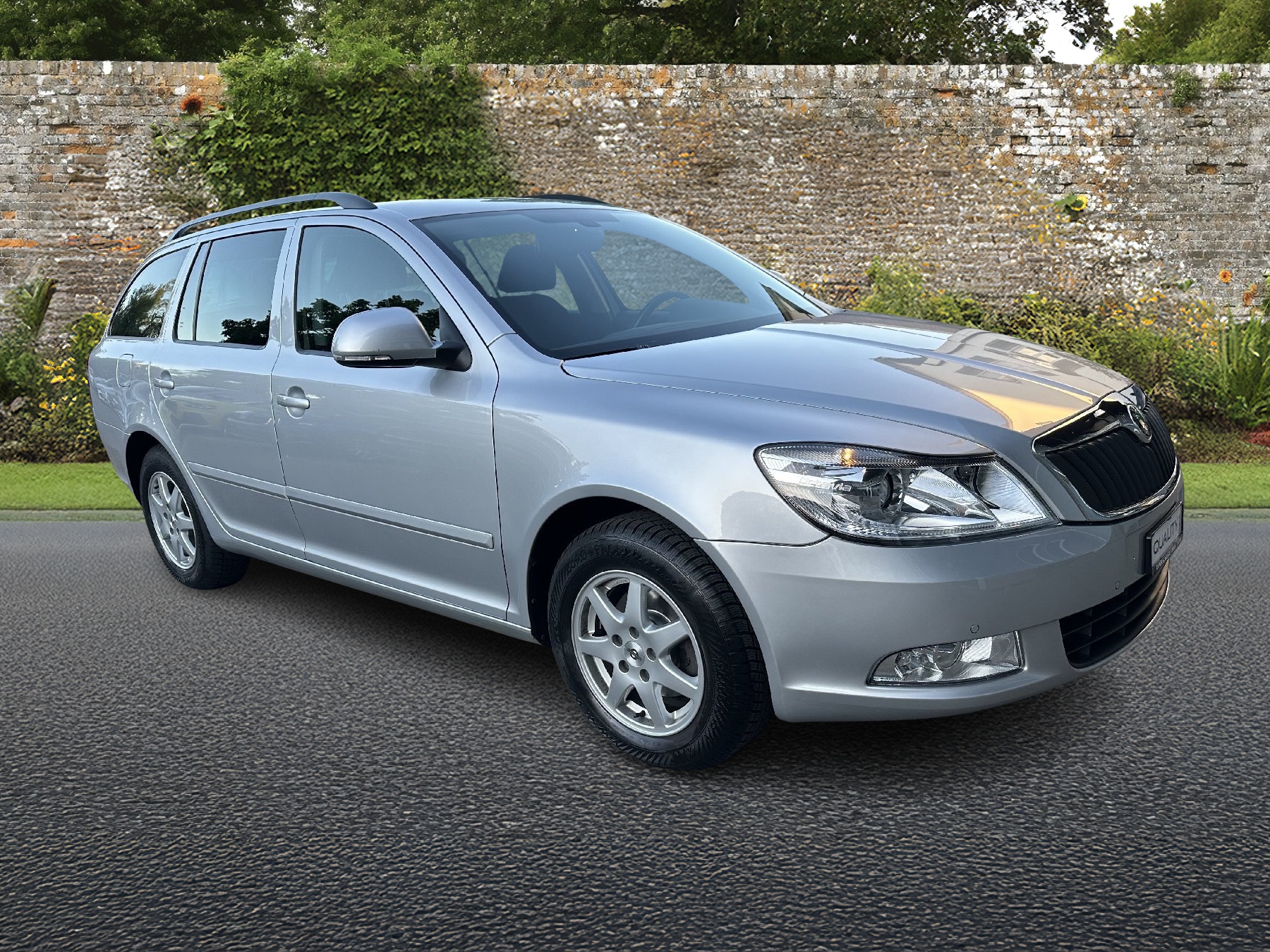 SKODA Octavia Combi 1.4 TSI Elegance DSG-image-6