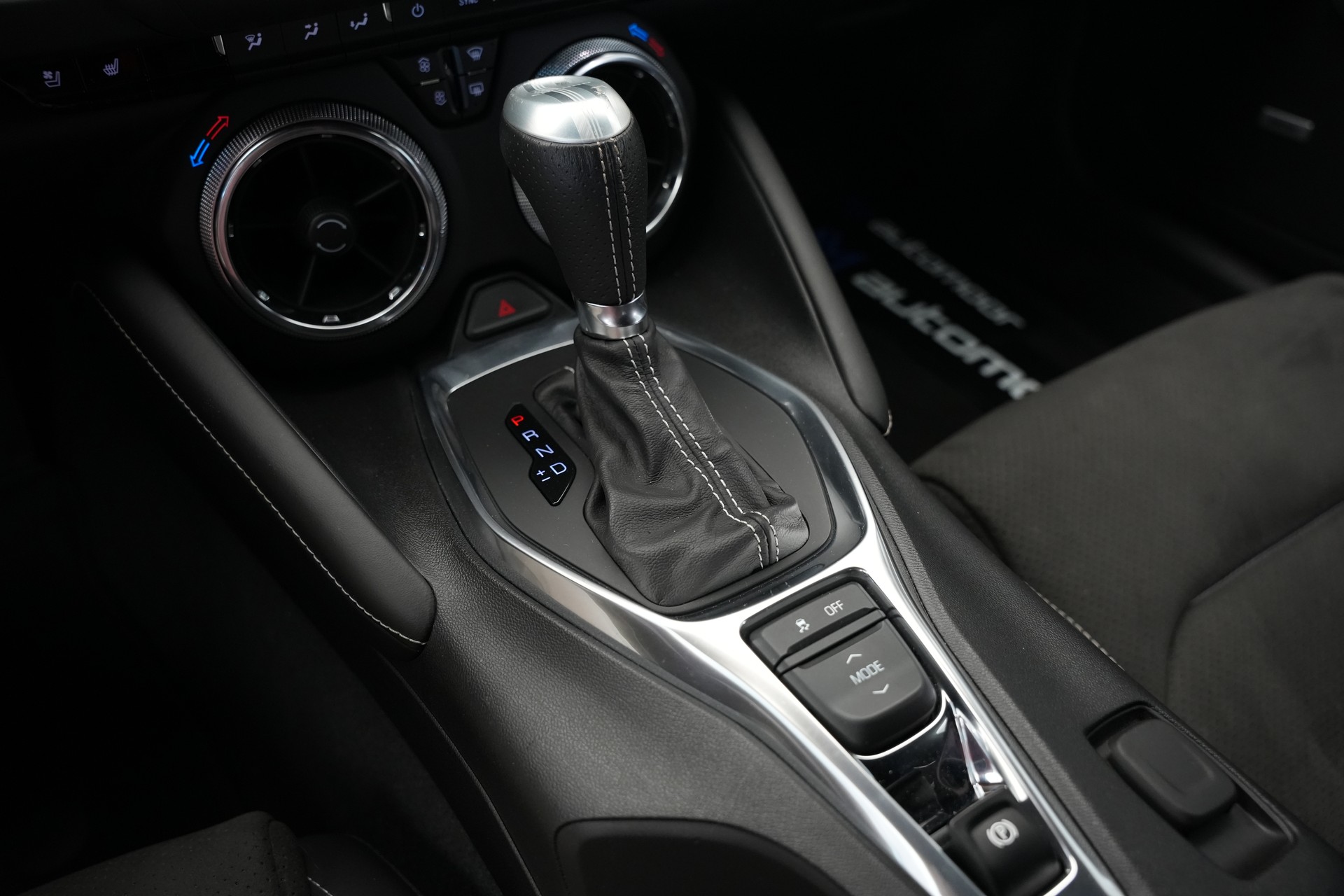CHEVROLET Camaro 6.2 Coupé Automatic *CH-Fahrzeug* *Recaro Sportsitze*-image-19