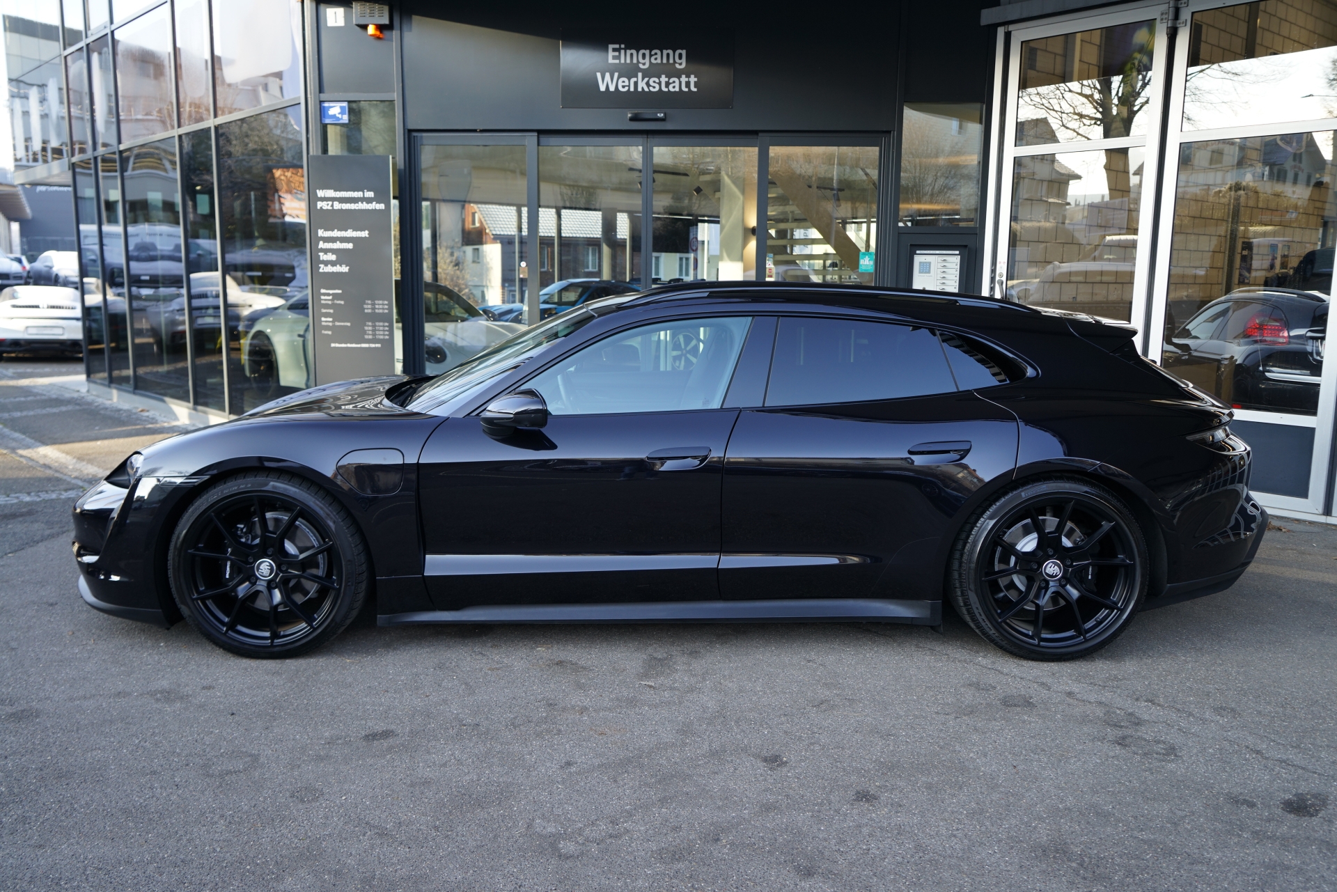 PORSCHE Taycan 4S Sport Turismo Perf.-showroom-element-2